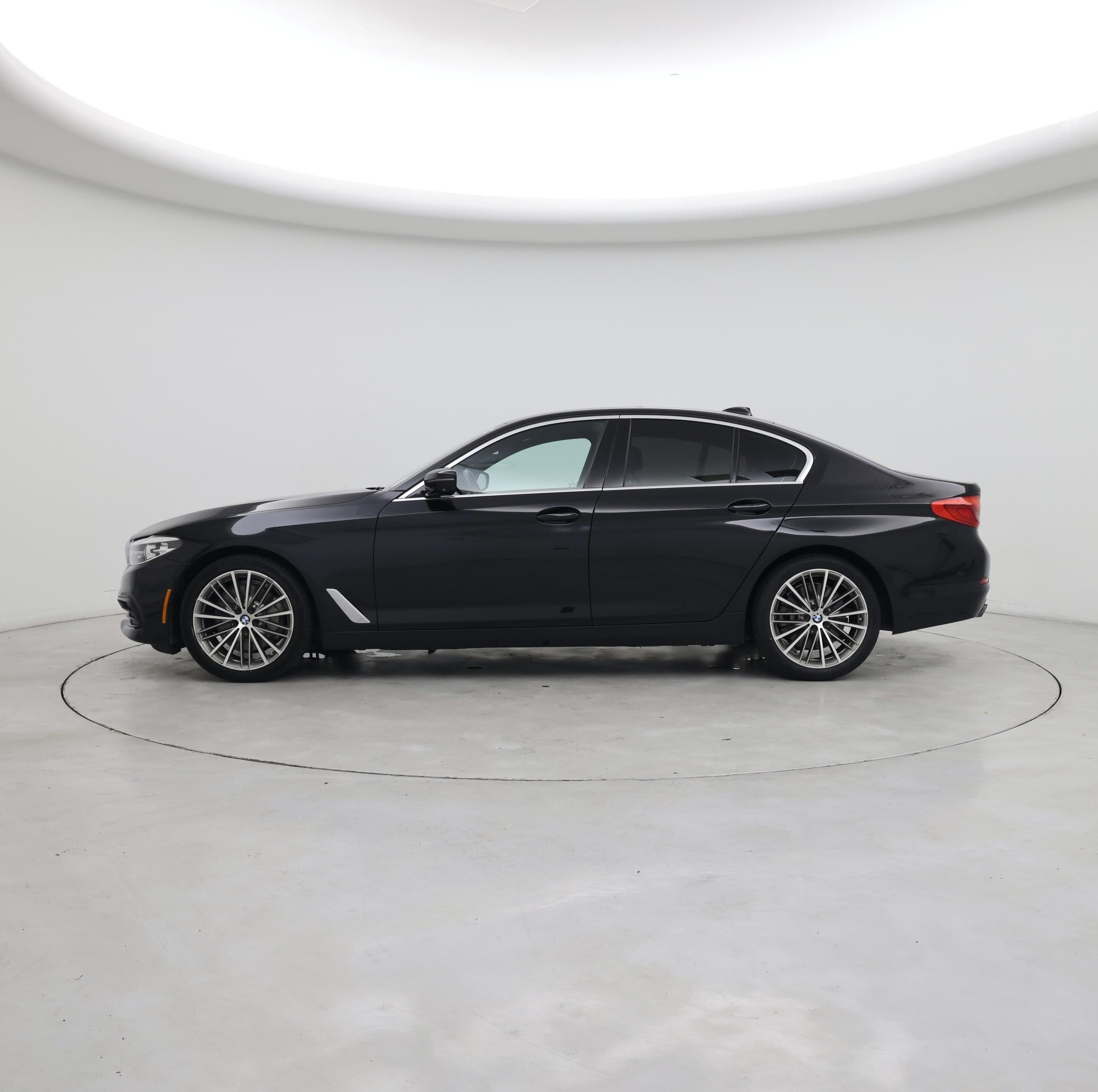 Thumbnail: 2019 BMW 5 Series - 3