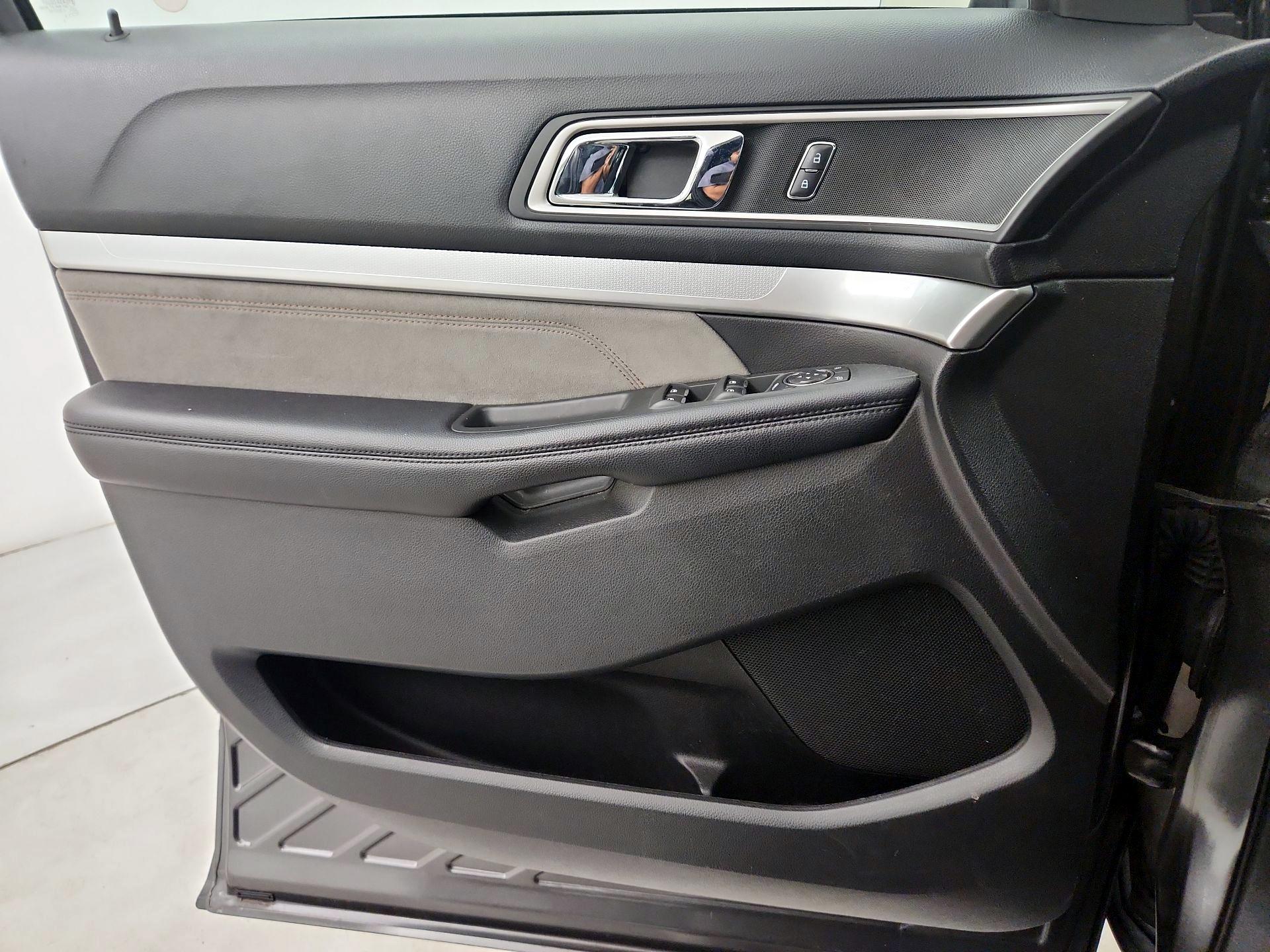 Thumbnail: 2017 Ford Explorer - 12