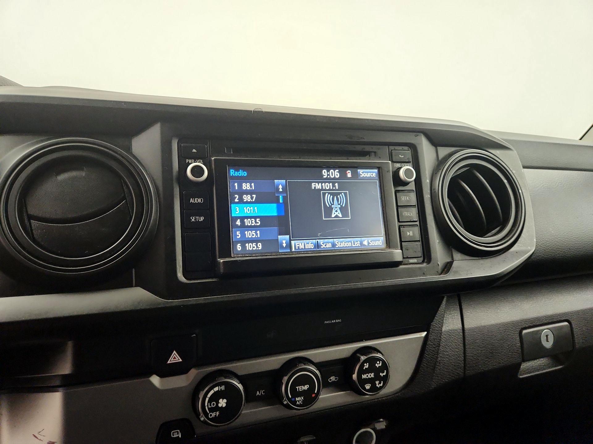 Thumbnail: 2019 Toyota Tacoma - 15