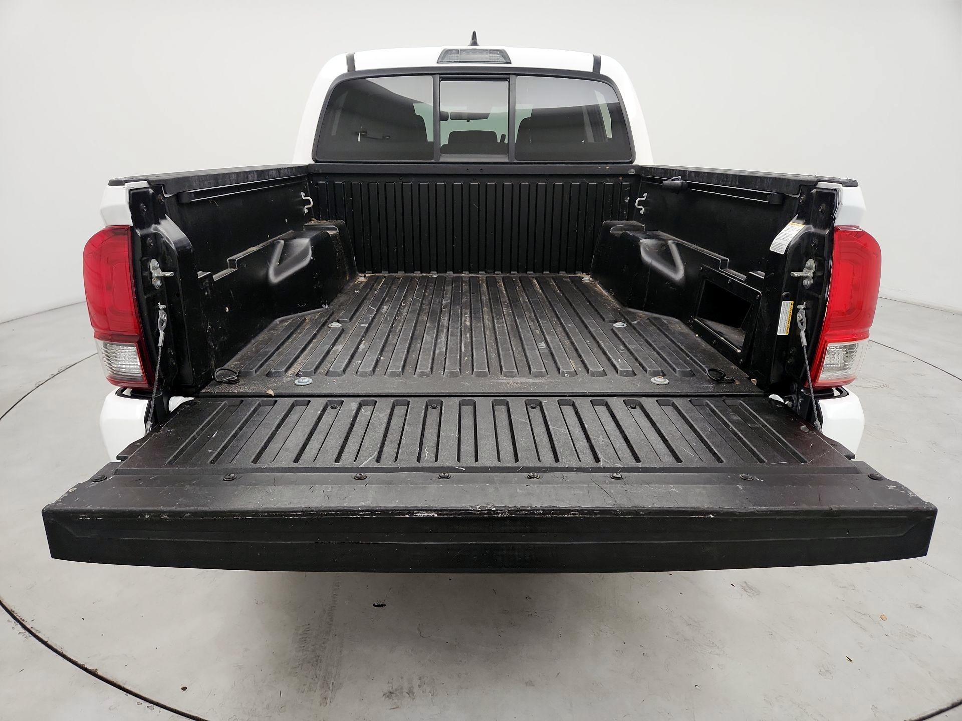 Thumbnail: 2019 Toyota Tacoma - 20