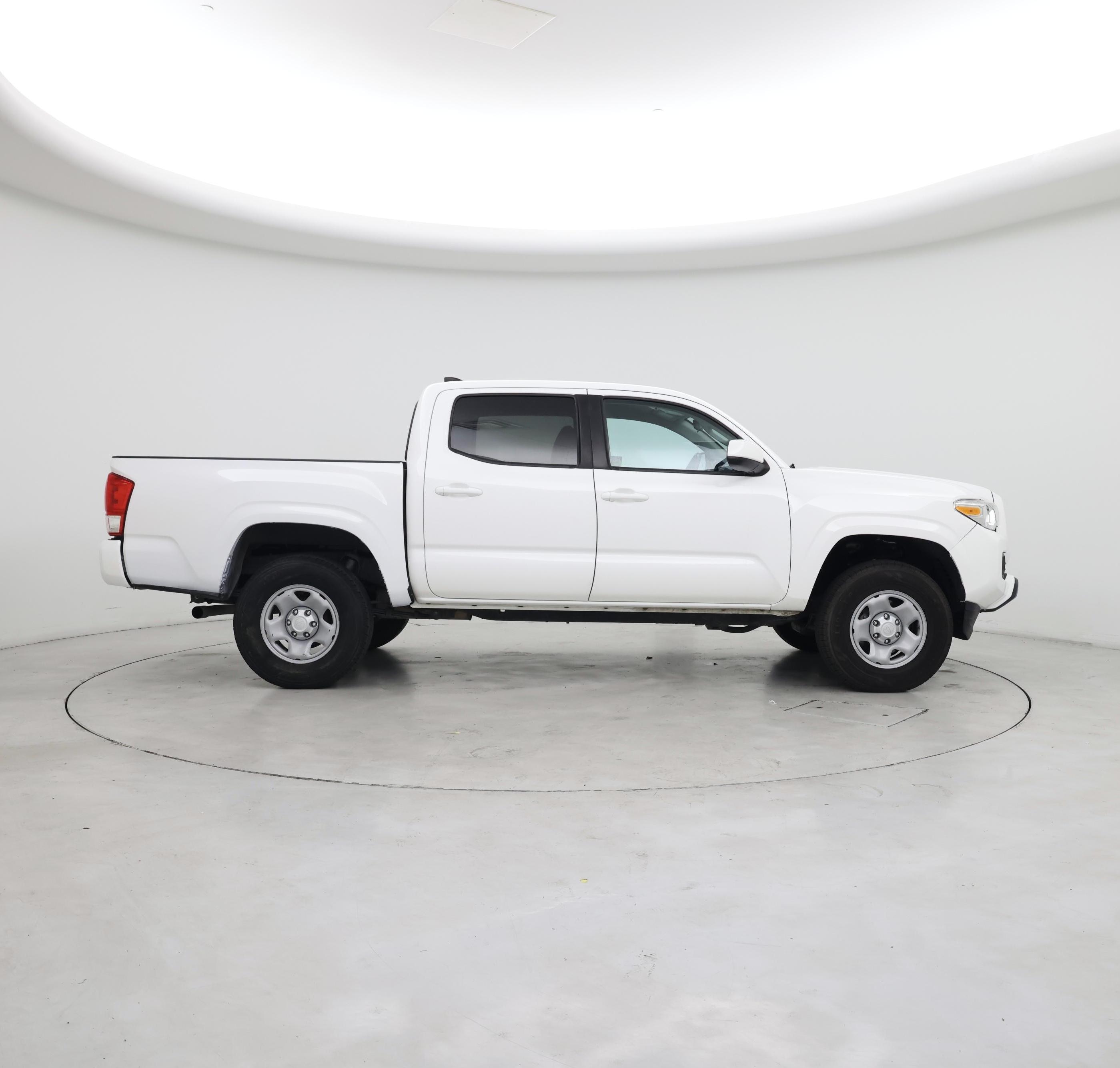 Thumbnail: 2019 Toyota Tacoma - 7