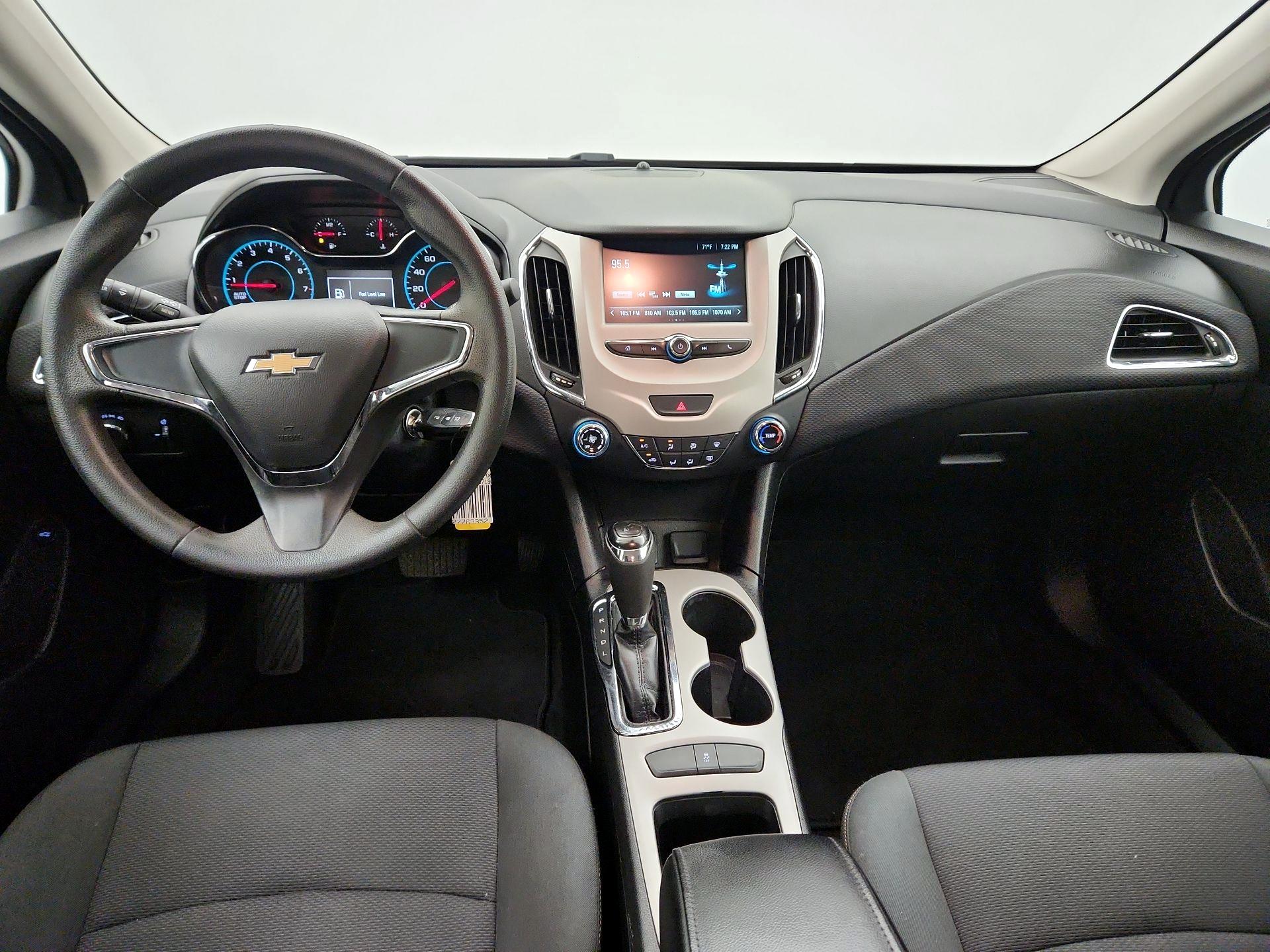 Thumbnail: 2018 Chevrolet Cruze - 9