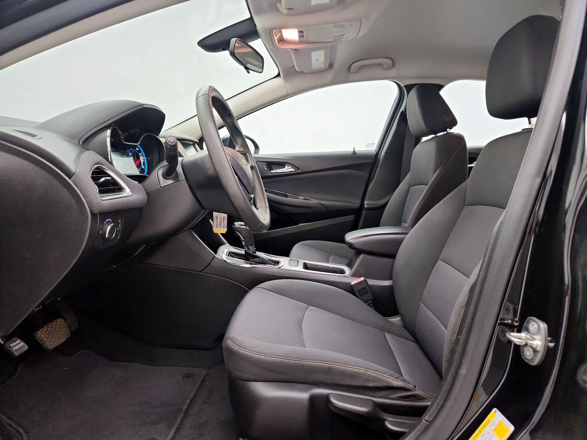 Thumbnail: 2018 Chevrolet Cruze - 11