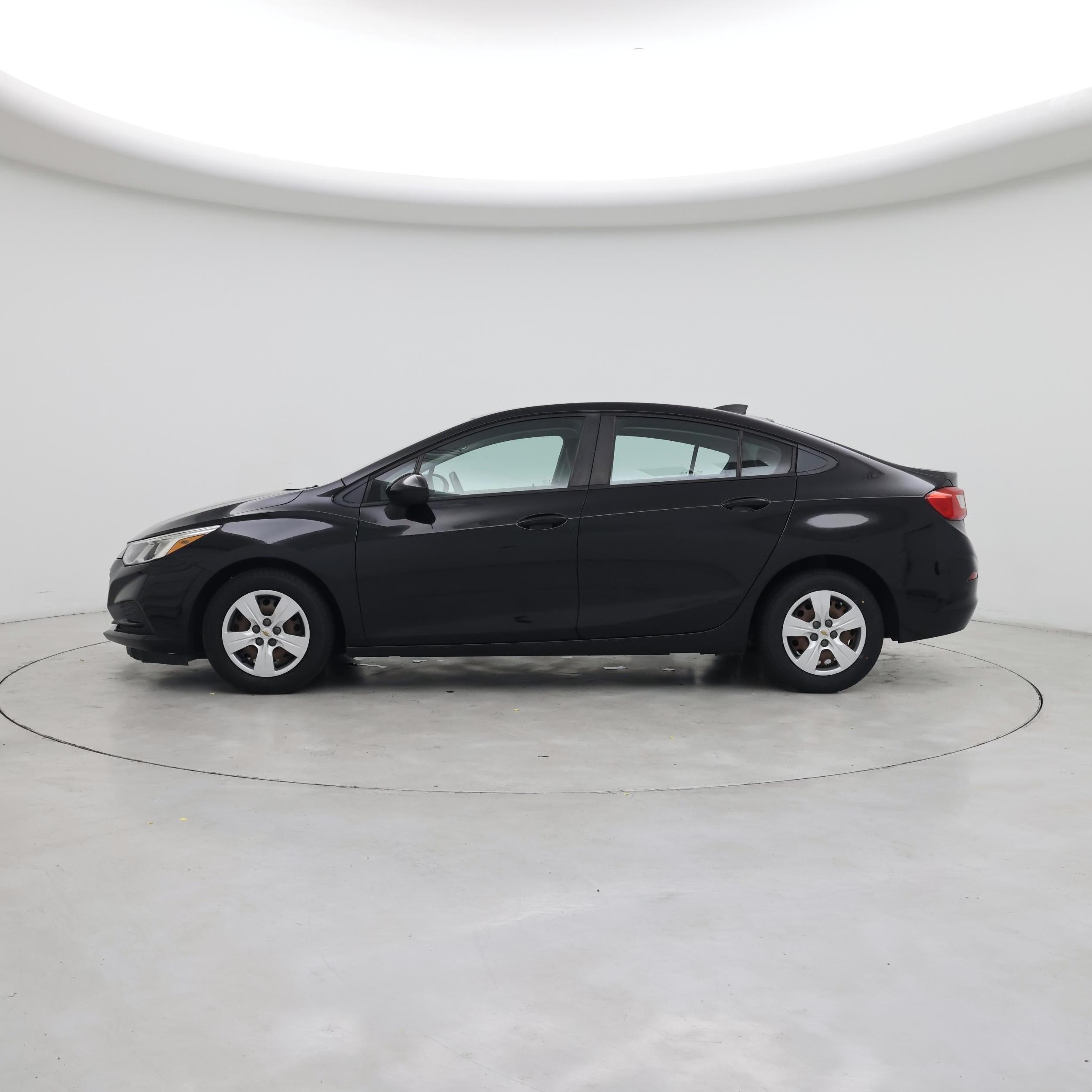 Thumbnail: 2018 Chevrolet Cruze - 3