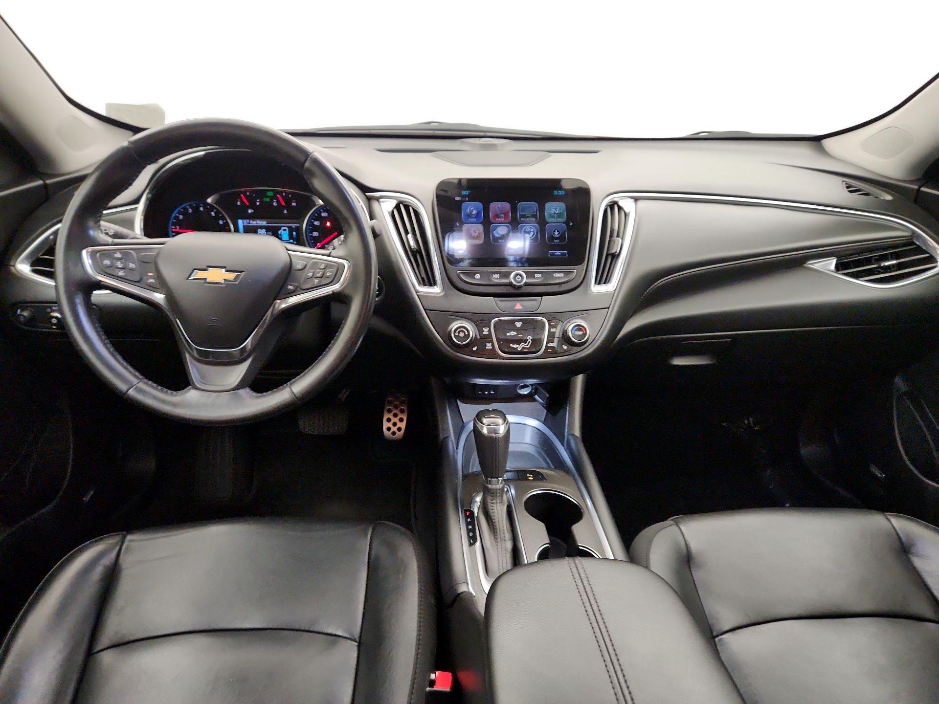 Thumbnail: 2017 Chevrolet Malibu - 9