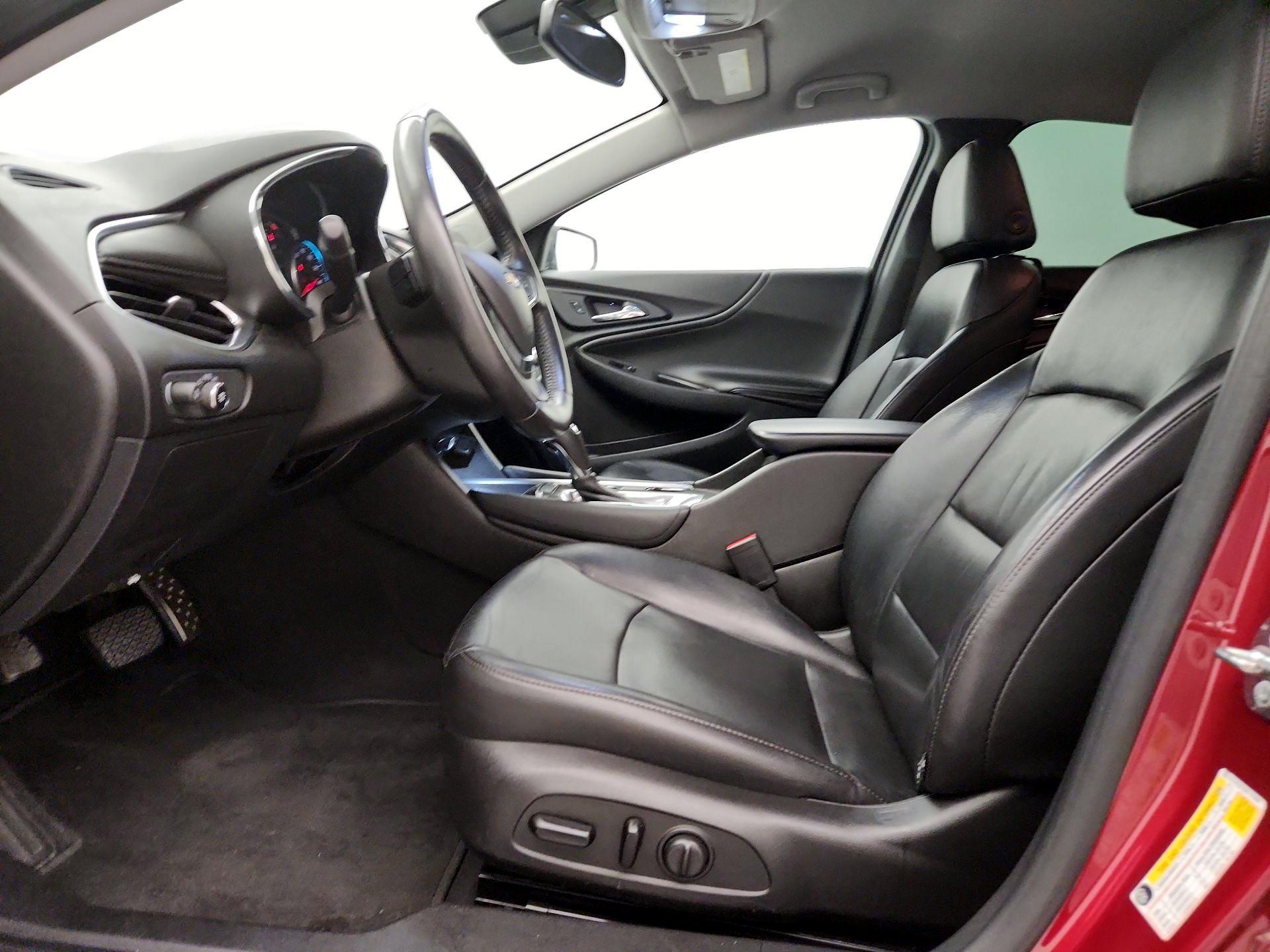 Thumbnail: 2017 Chevrolet Malibu - 11