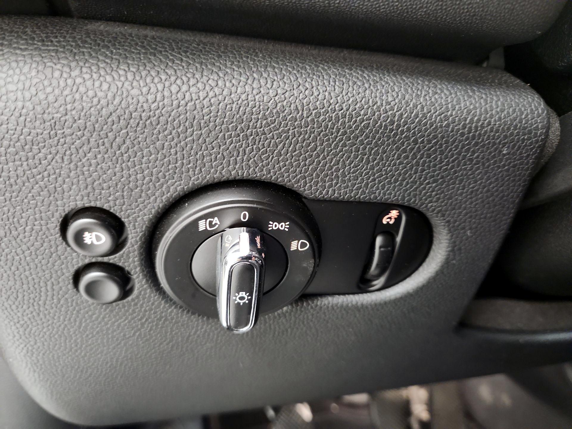 Thumbnail: 2017 MINI Cooper Hardtop - 13