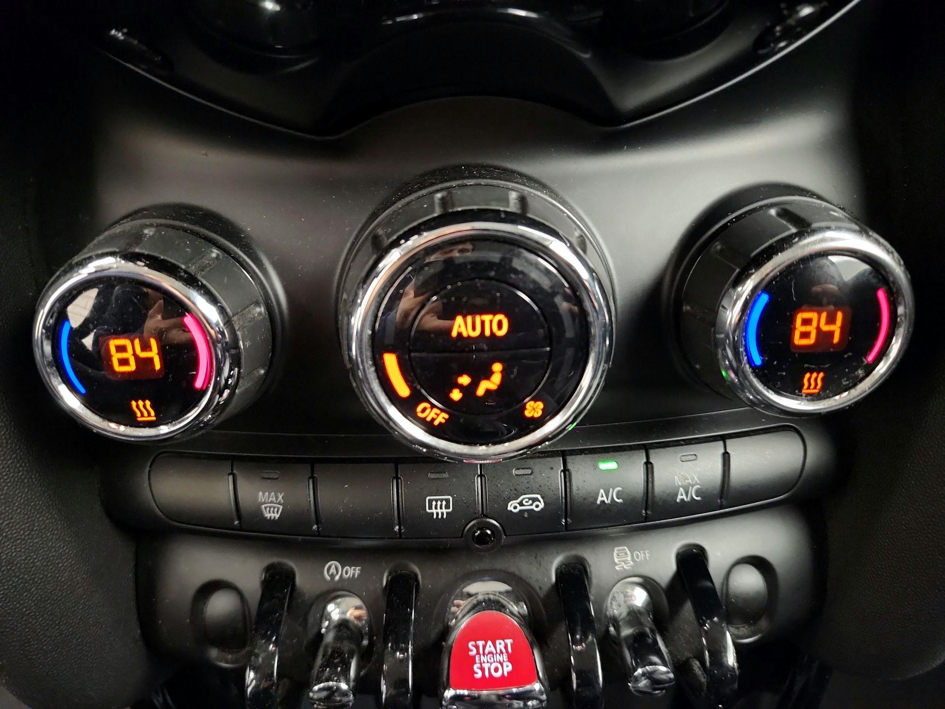Thumbnail: 2017 MINI Cooper Hardtop - 15