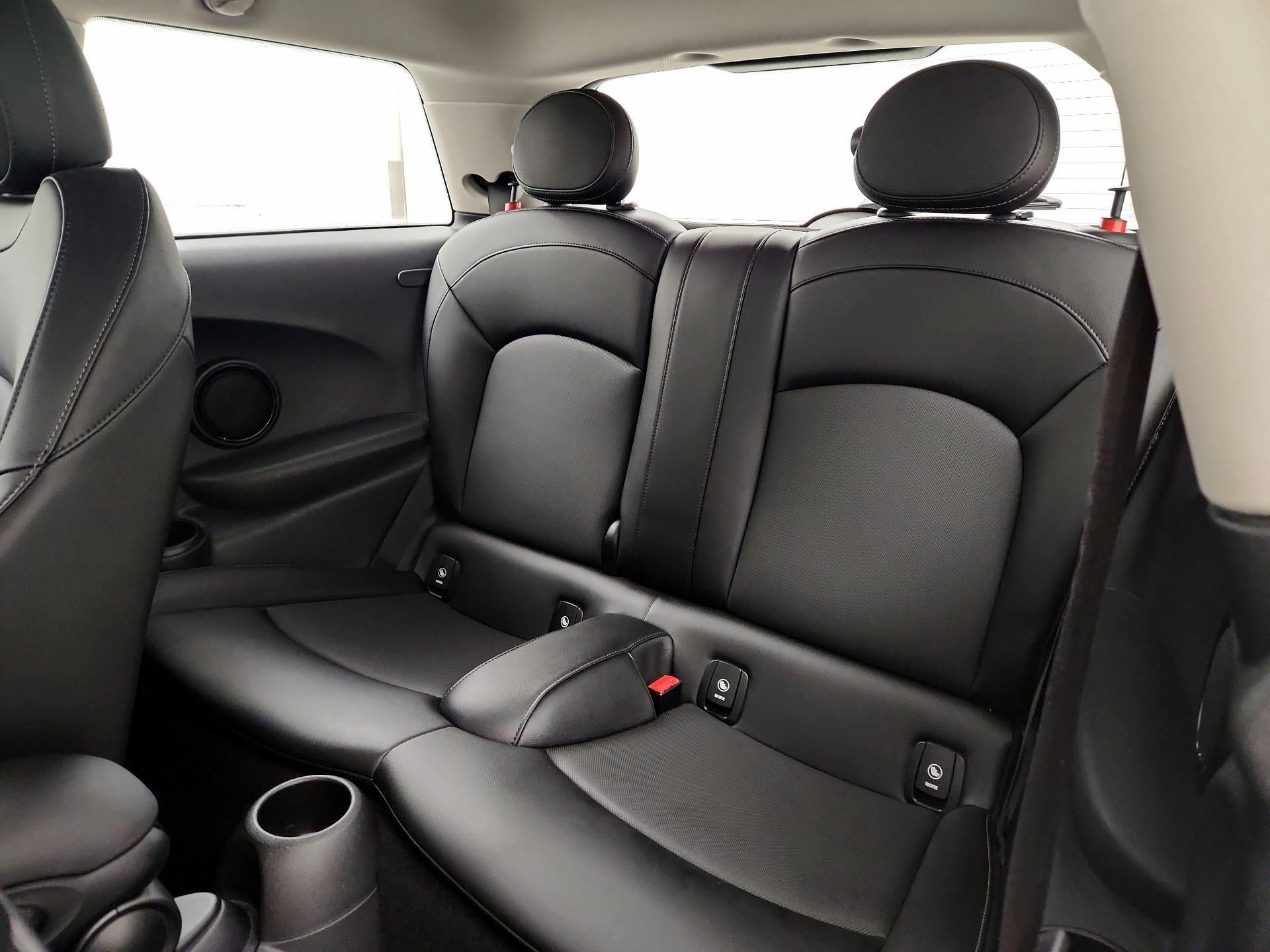 Thumbnail: 2017 MINI Cooper Hardtop - 18