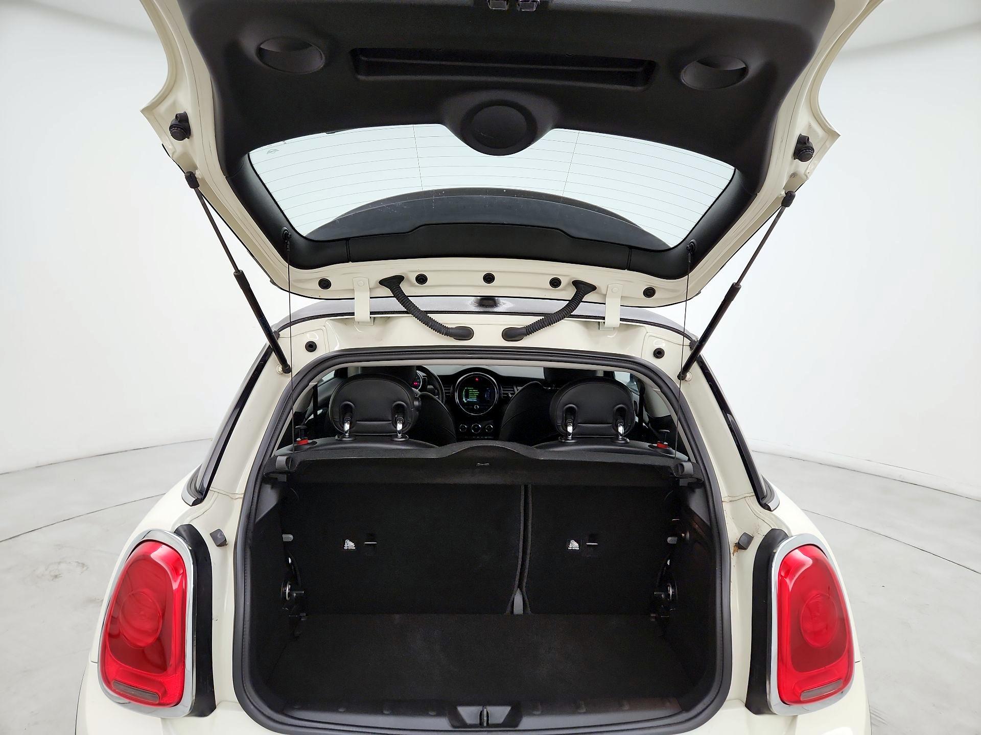 Thumbnail: 2017 MINI Cooper Hardtop - 19