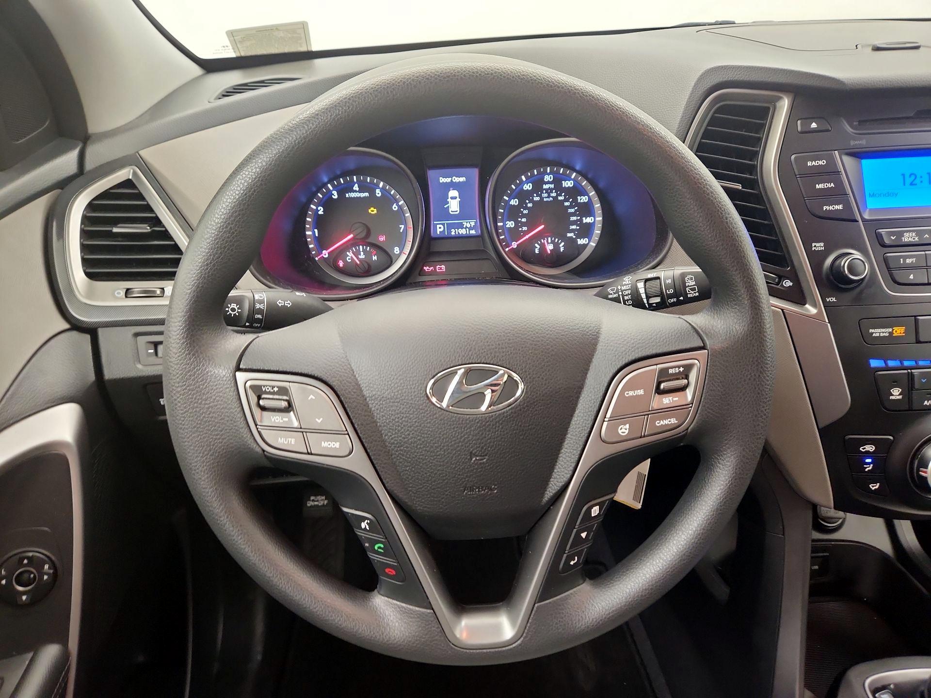 Thumbnail: 2016 Hyundai Santa Fe - 10