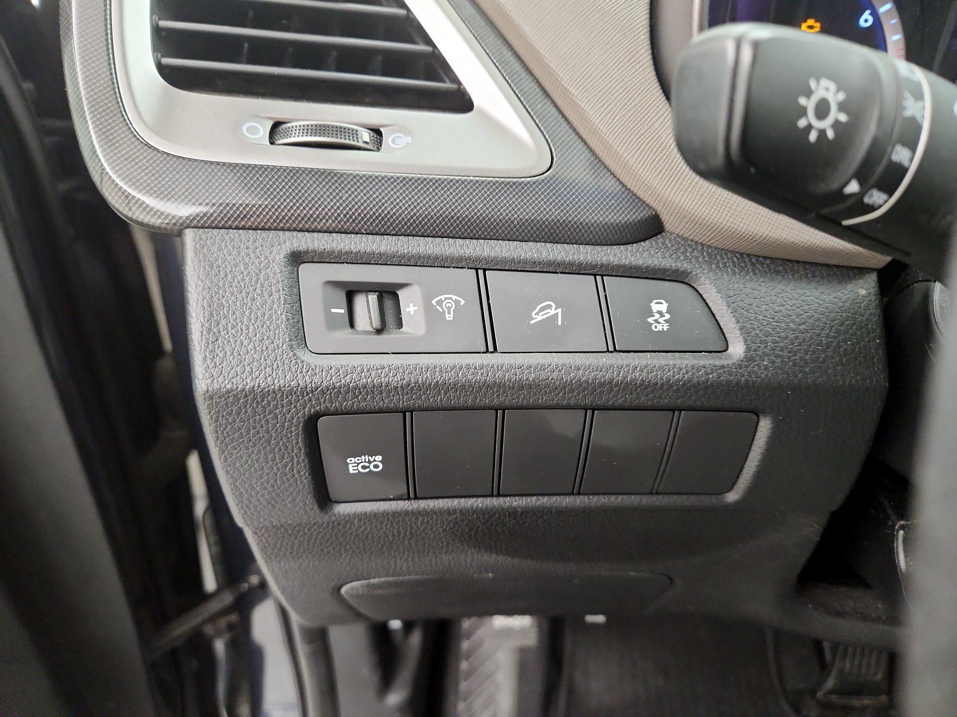 Thumbnail: 2016 Hyundai Santa Fe - 13