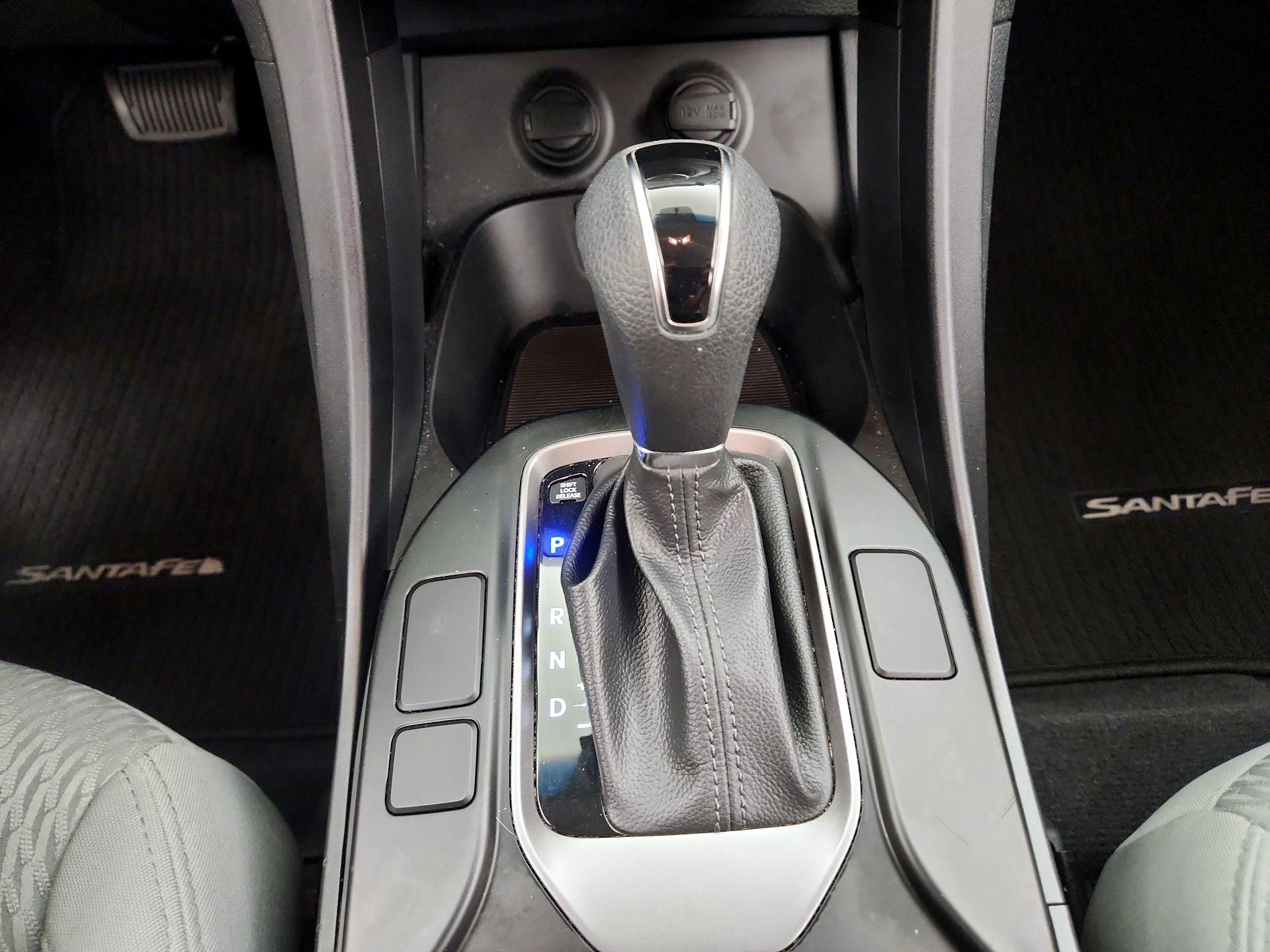 Thumbnail: 2016 Hyundai Santa Fe - 16