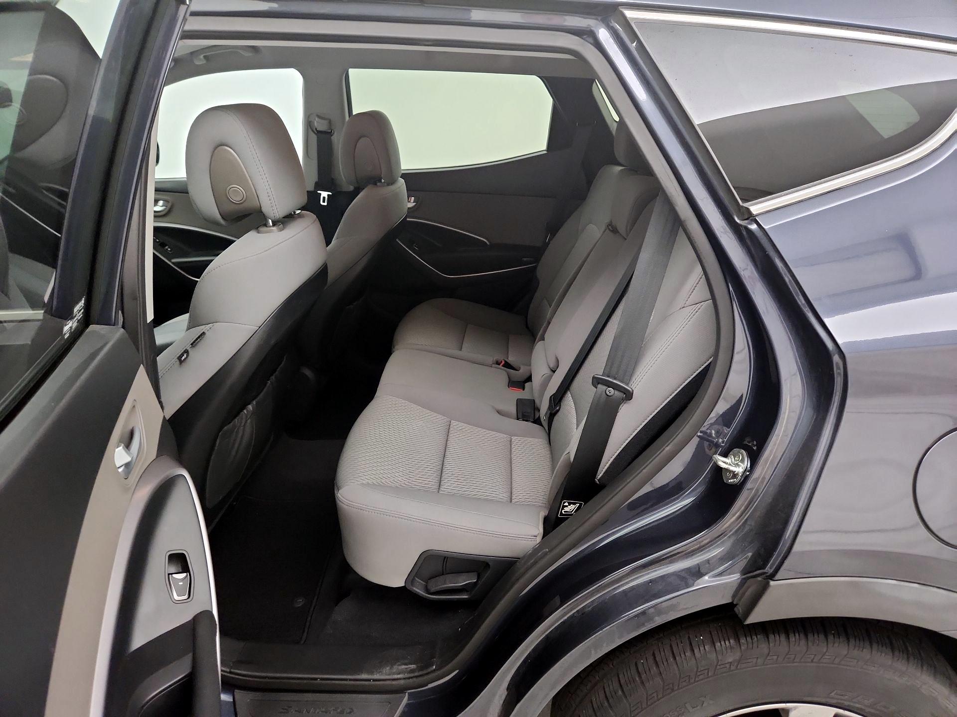 Thumbnail: 2016 Hyundai Santa Fe - 18