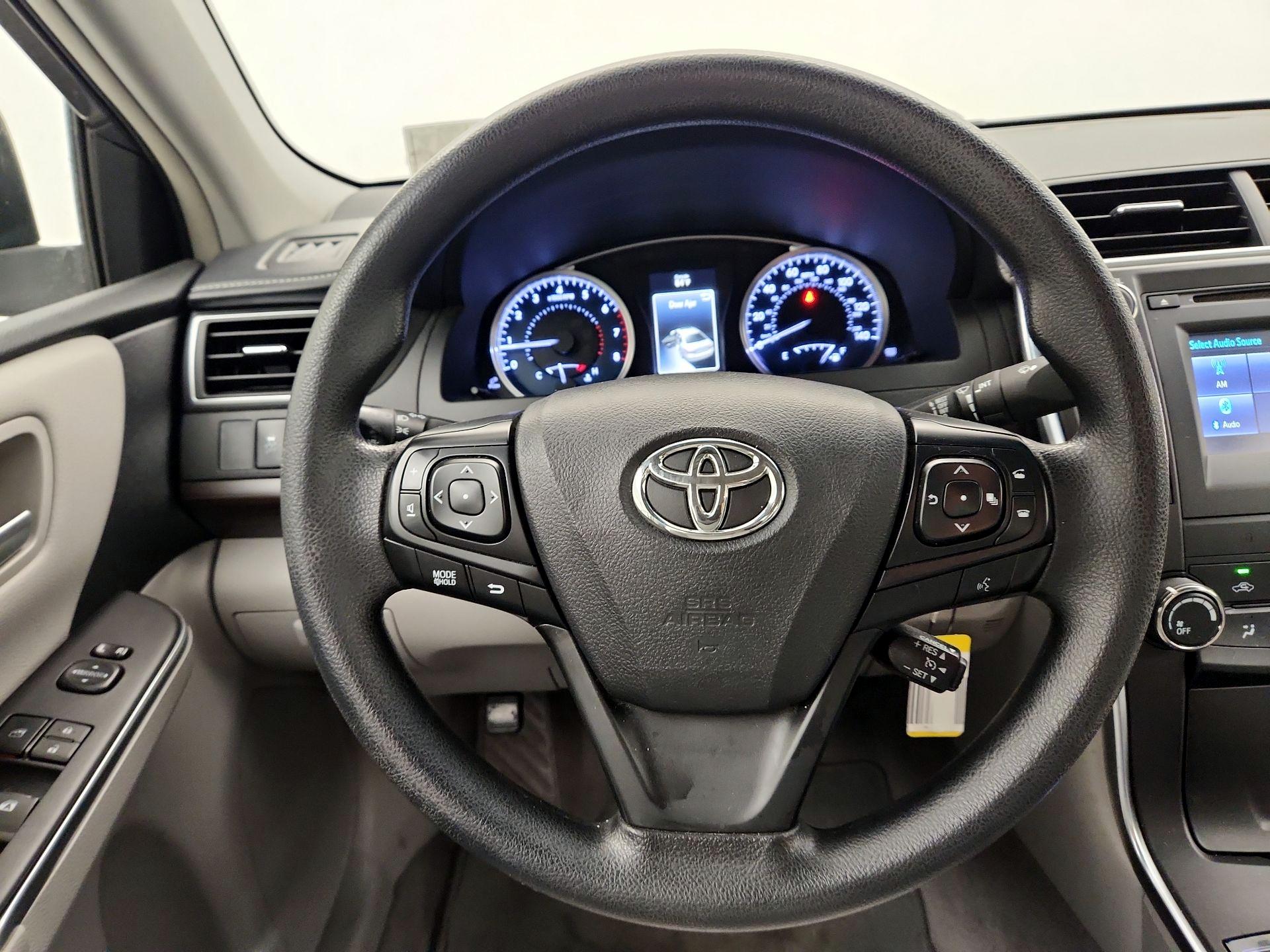 Thumbnail: 2016 Toyota Camry - 10