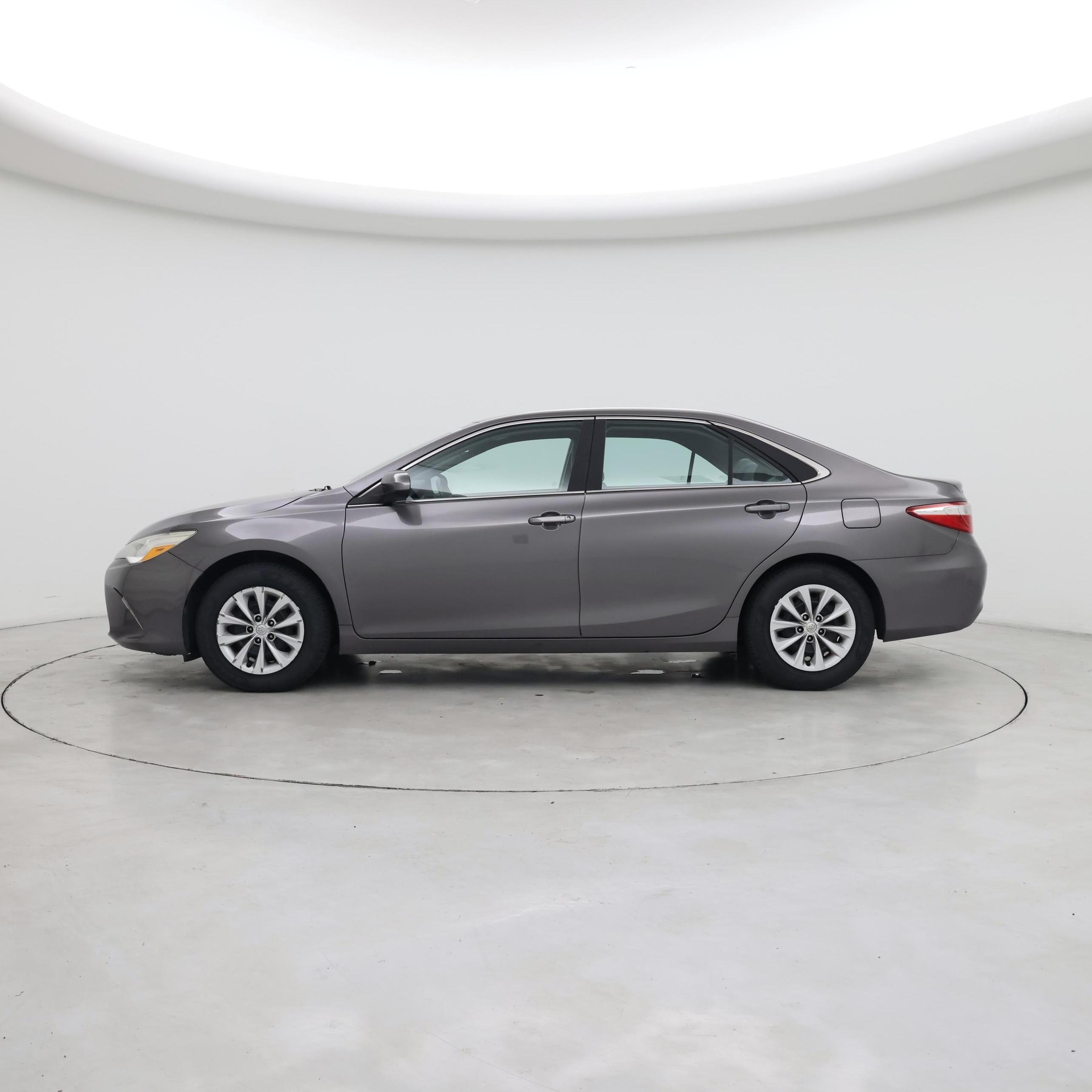Thumbnail: 2016 Toyota Camry - 3