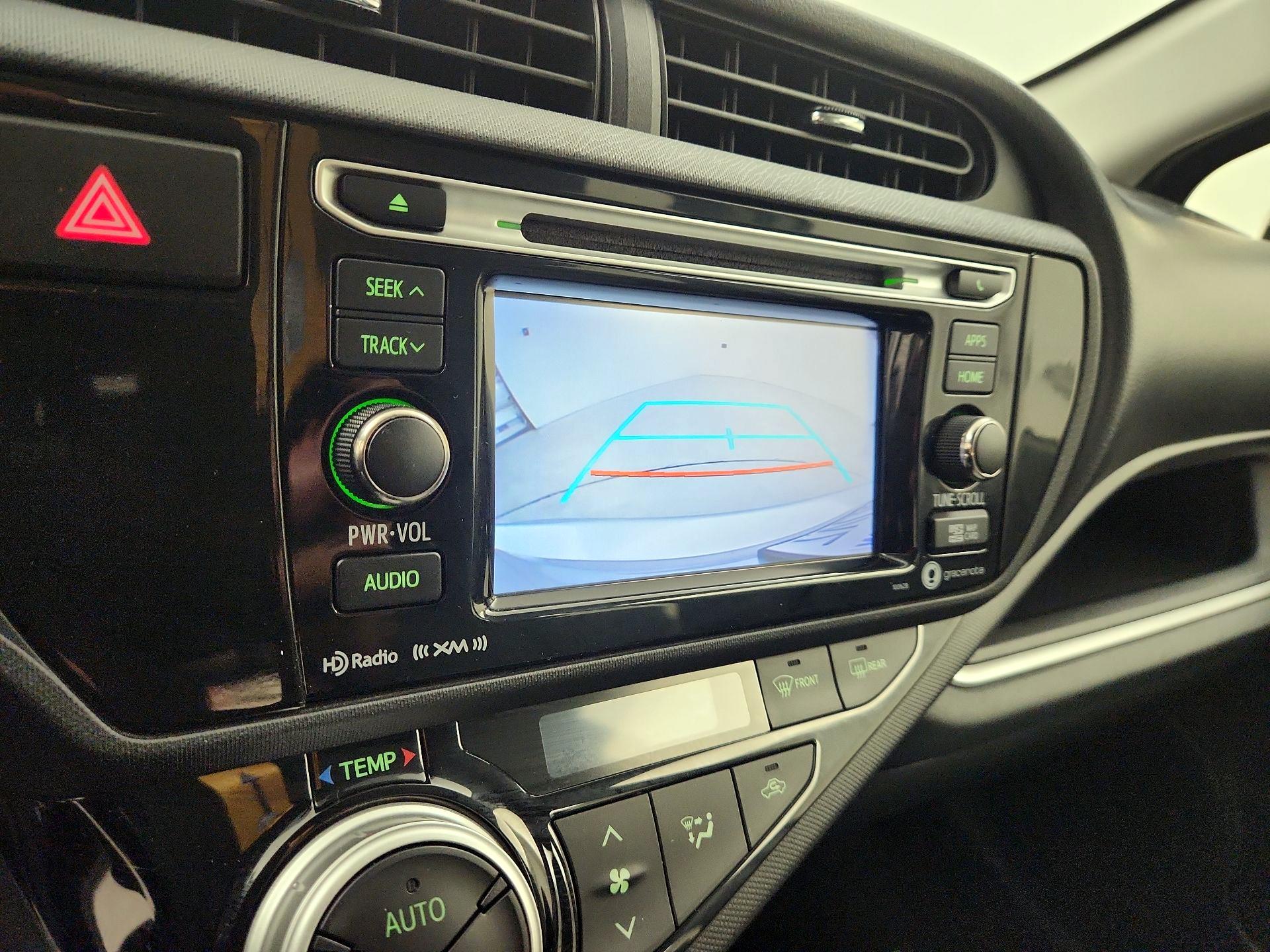 Thumbnail: 2016 Toyota Prius c - 14