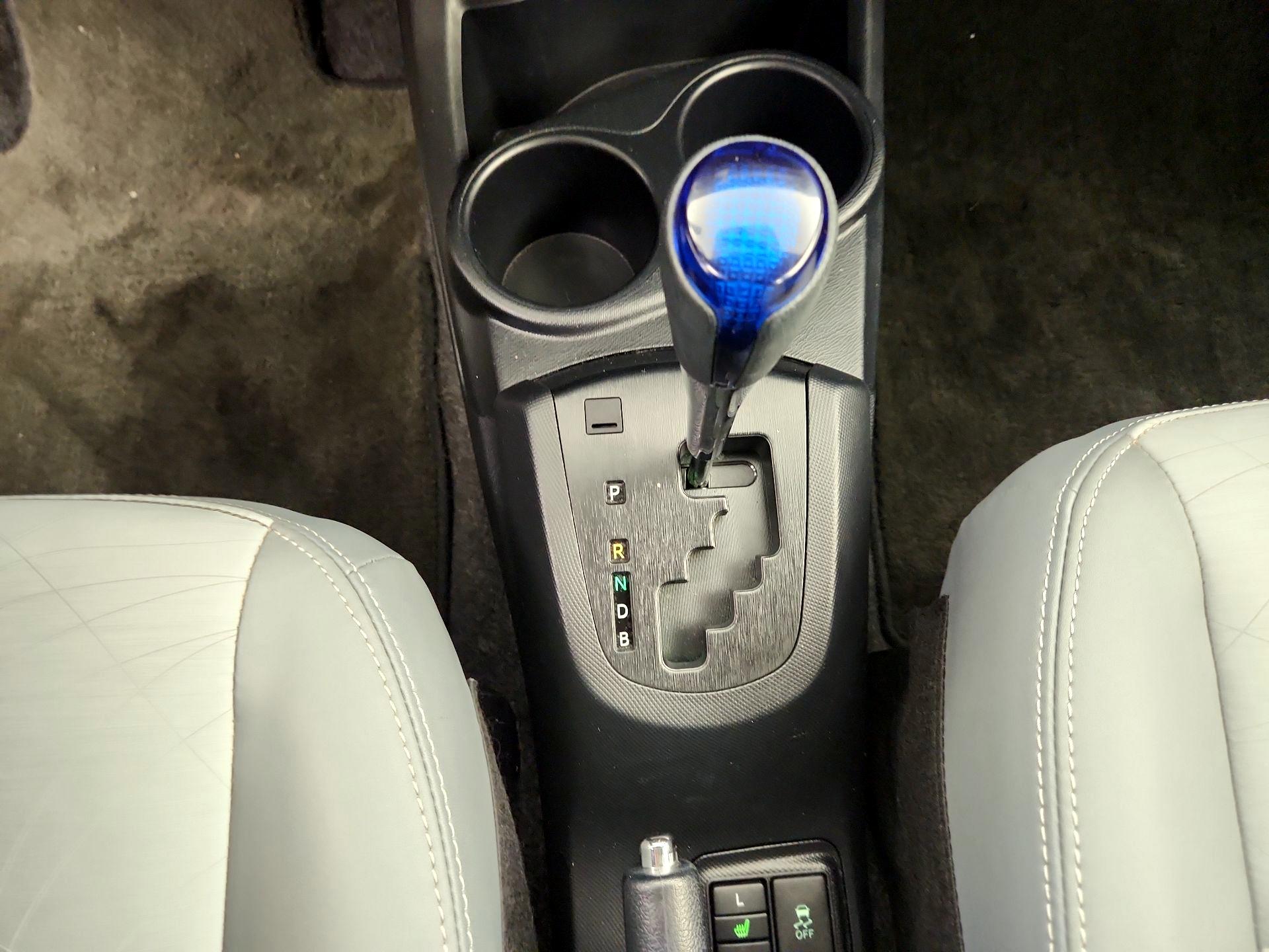 Thumbnail: 2016 Toyota Prius c - 17