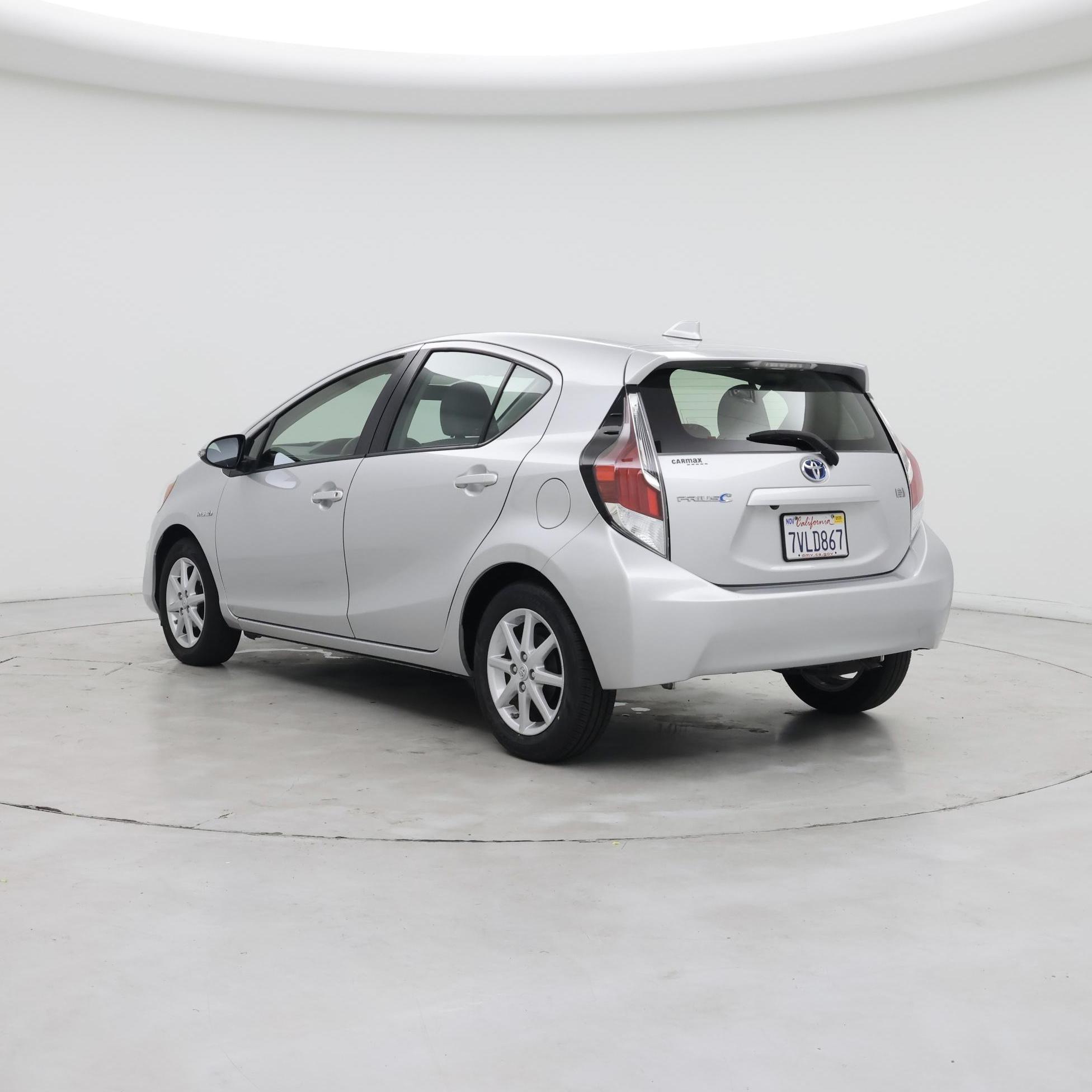 Thumbnail: 2016 Toyota Prius c - 2