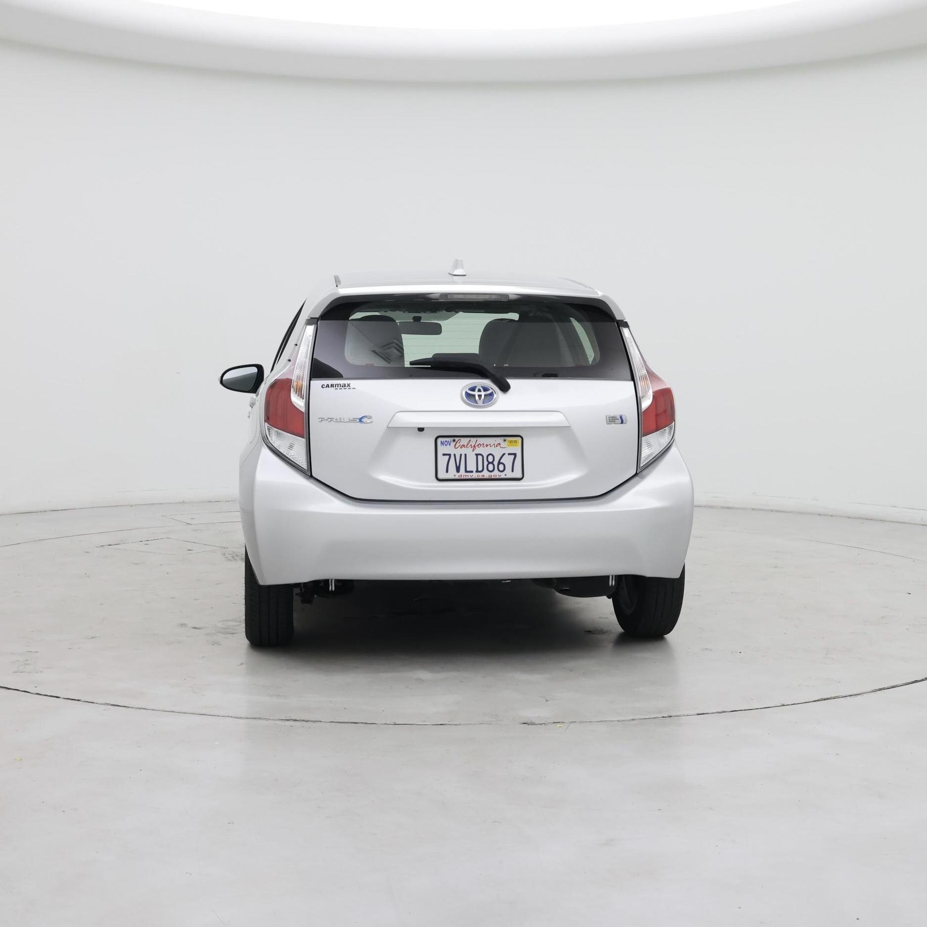 Thumbnail: 2016 Toyota Prius c - 6
