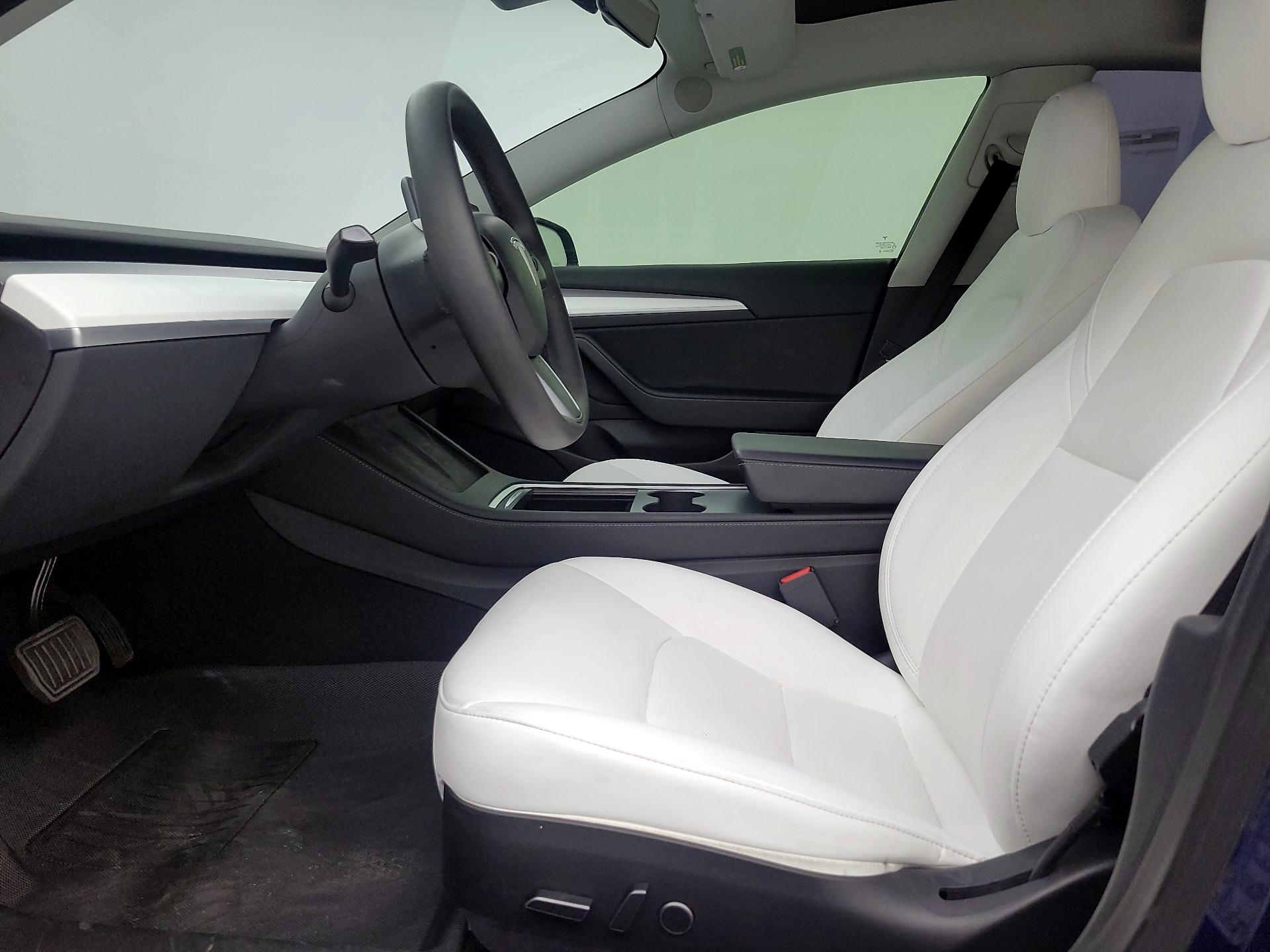 Thumbnail: 2023 Tesla Model 3 - 11