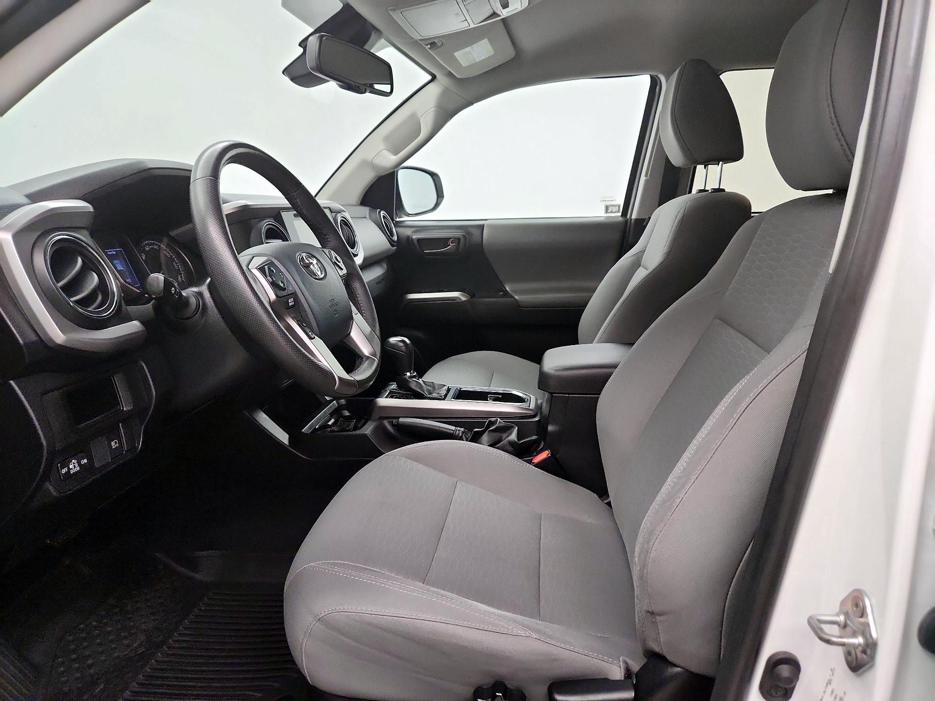Thumbnail: 2019 Toyota Tacoma - 11