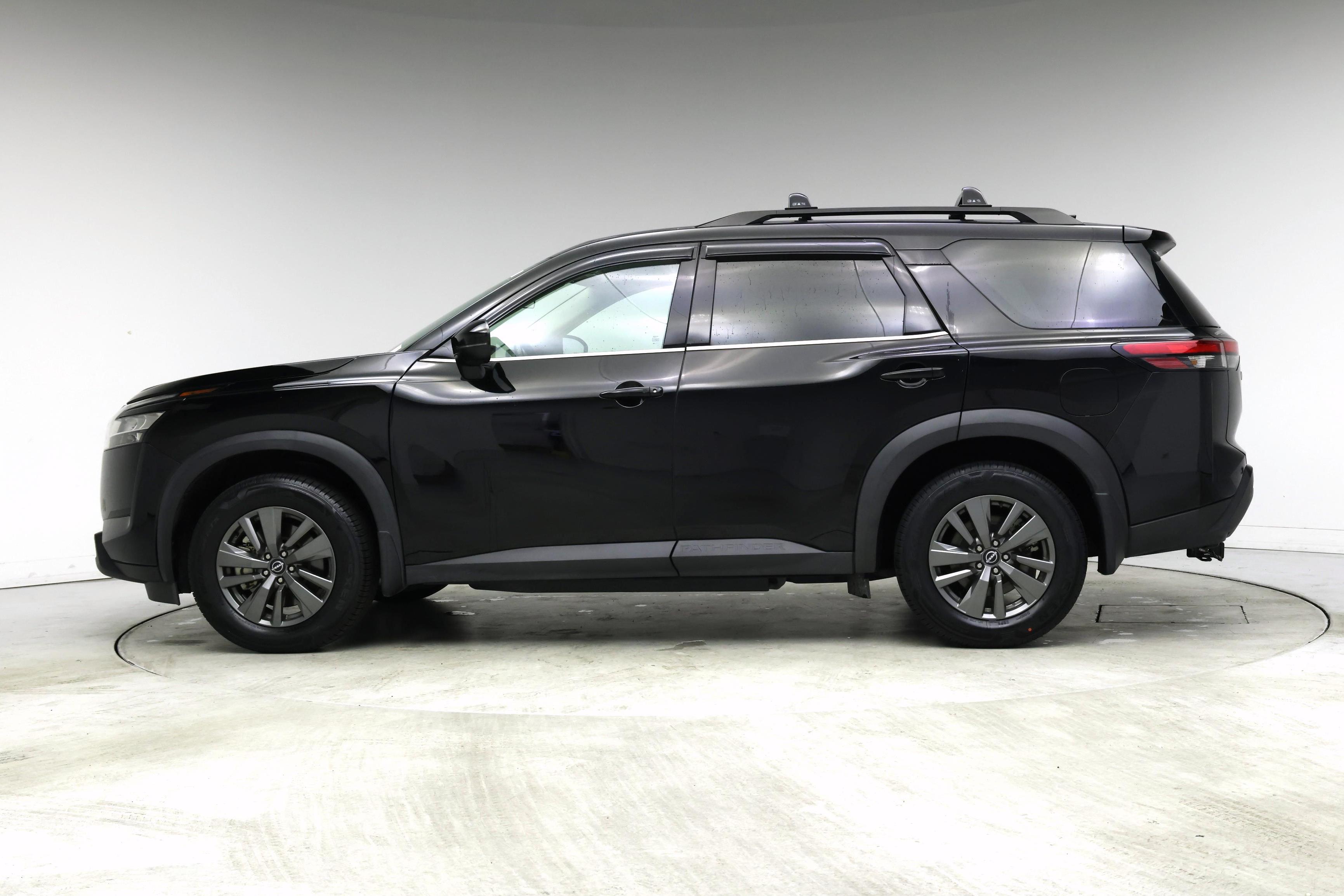 Thumbnail: 2022 Nissan Pathfinder - 3