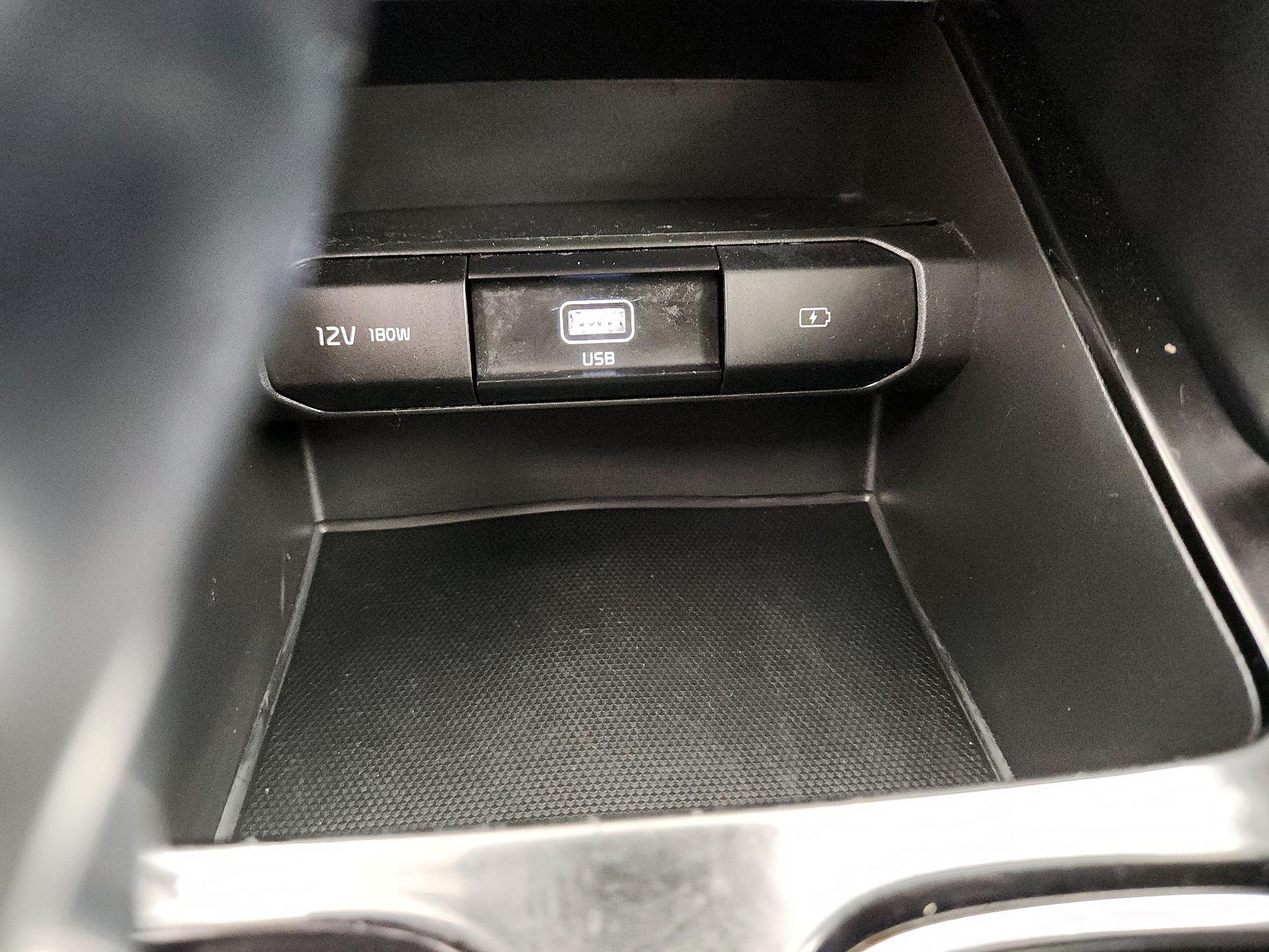 Thumbnail: 2021 Kia Telluride - 18