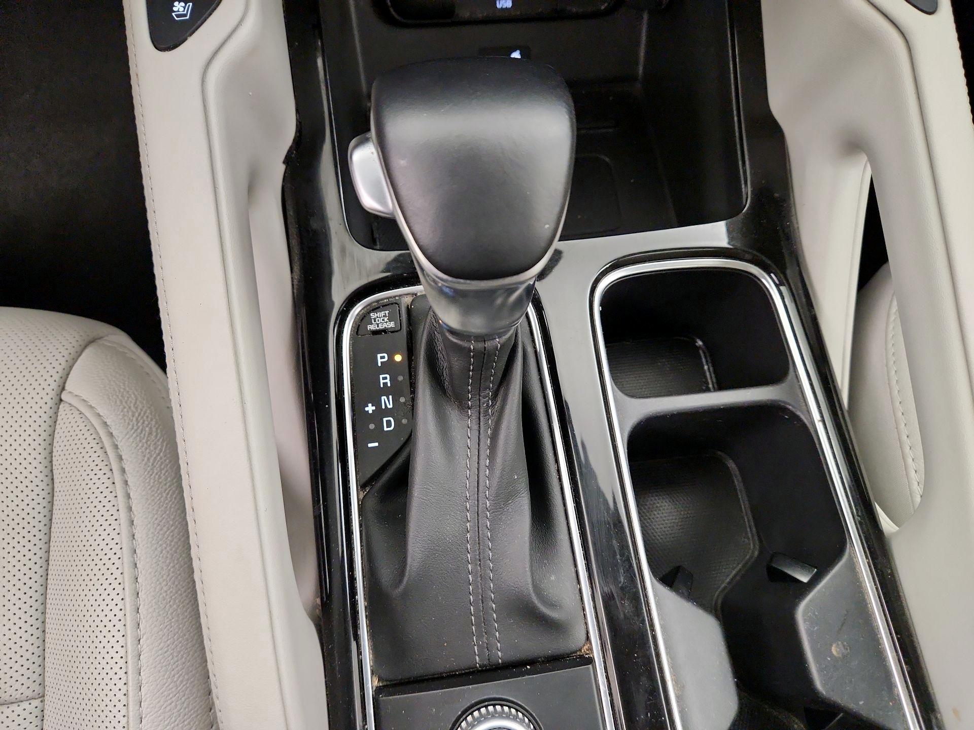 Thumbnail: 2020 Kia Telluride - 18