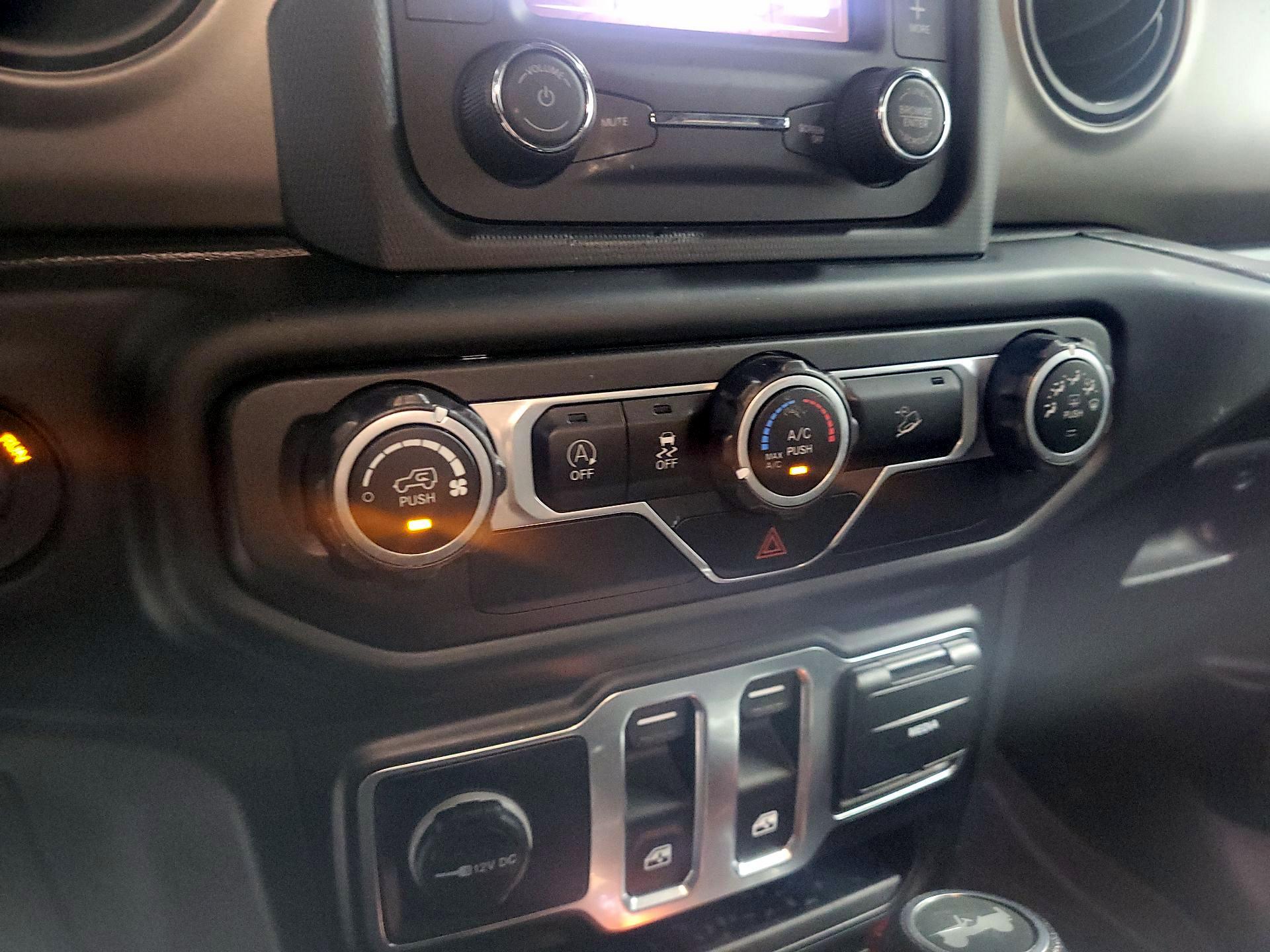 Thumbnail: 2020 Jeep Wrangler - 15