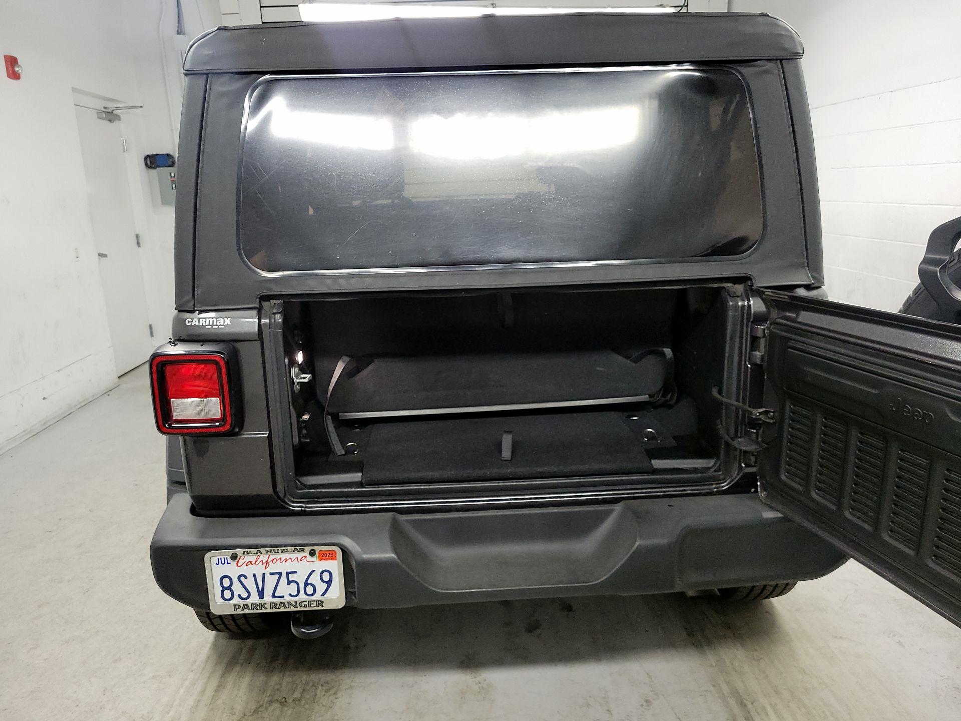 Thumbnail: 2020 Jeep Wrangler - 17