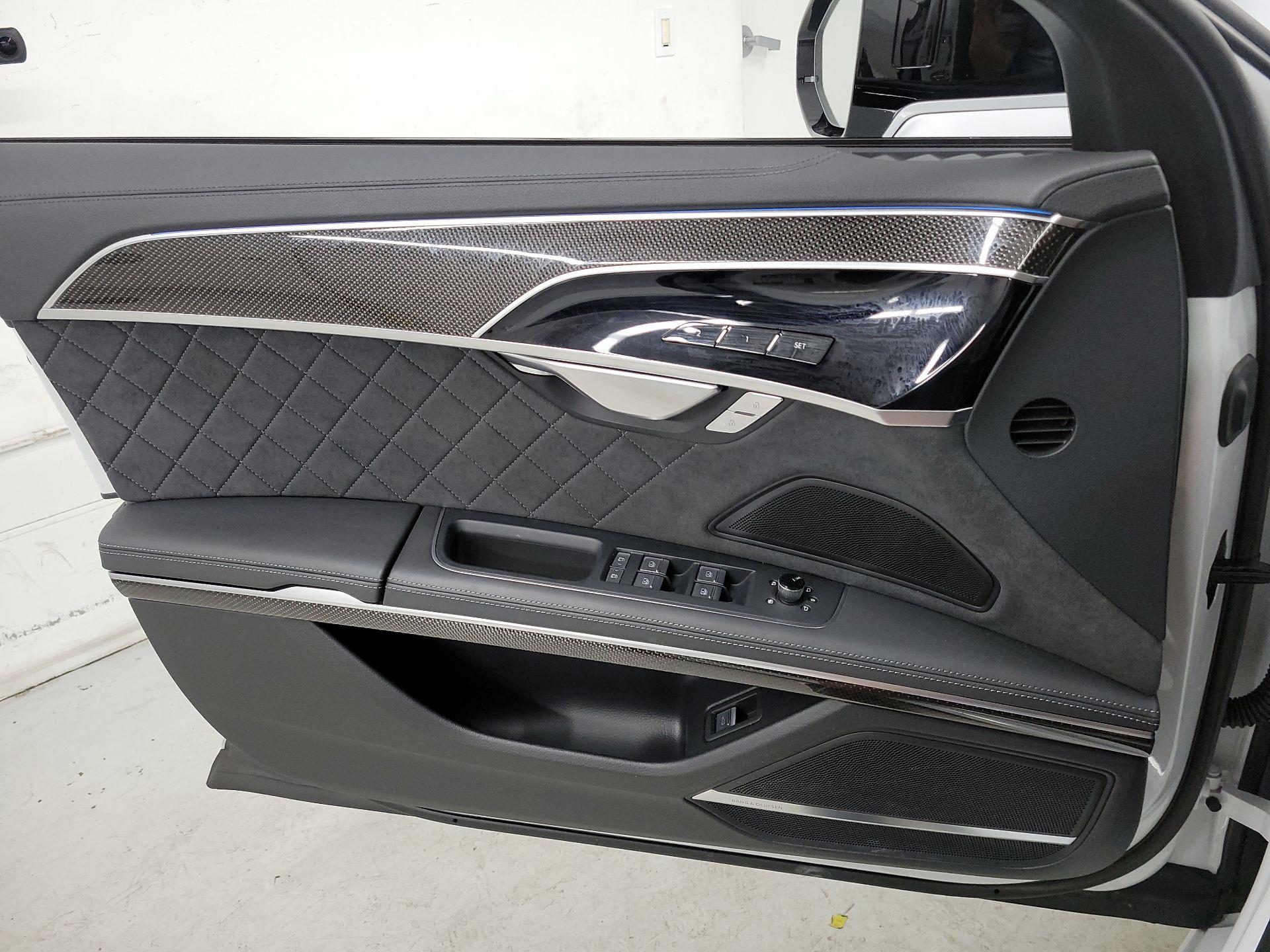 Thumbnail: 2023 Audi S8 - 12