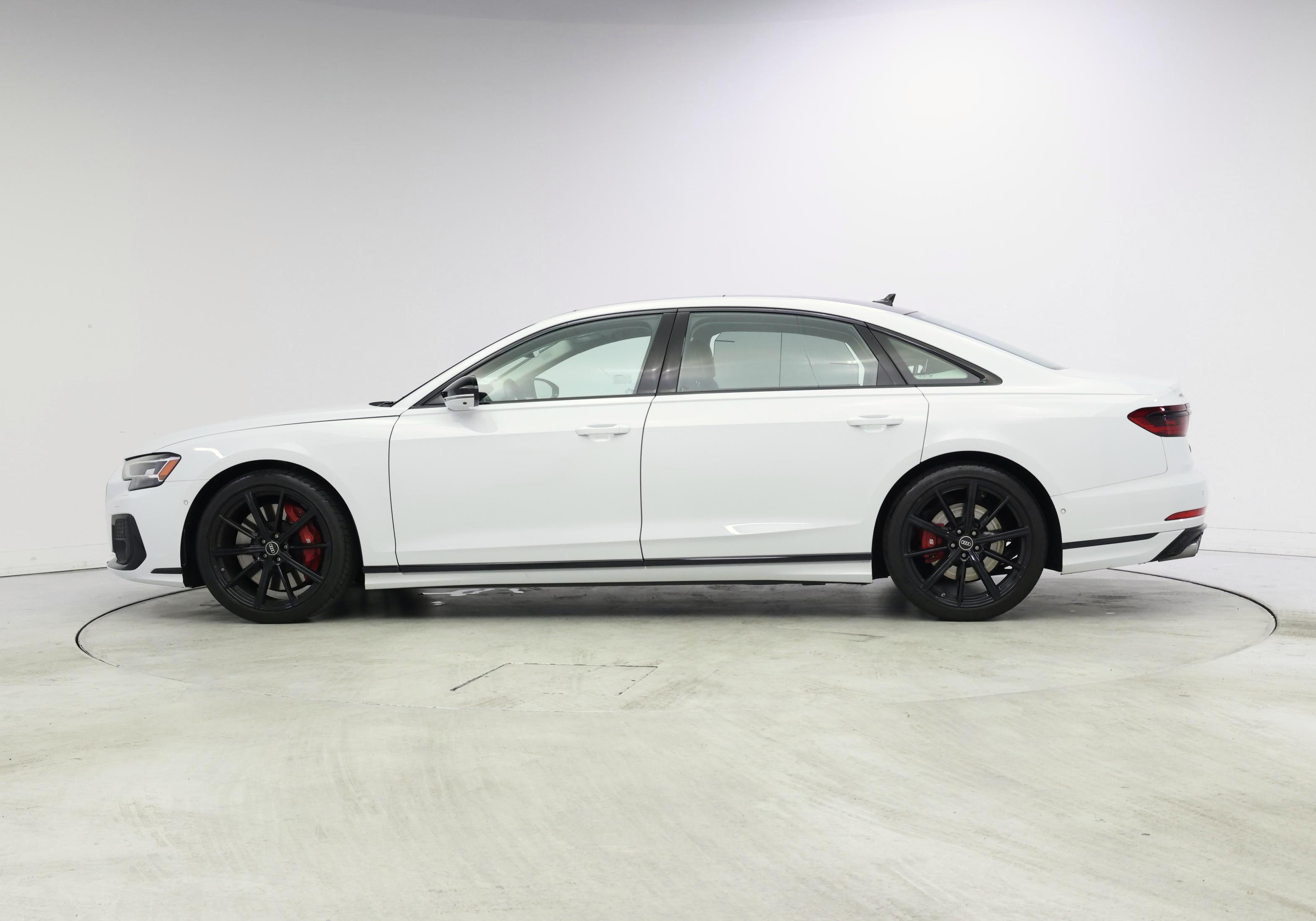 Thumbnail: 2023 Audi S8 - 3