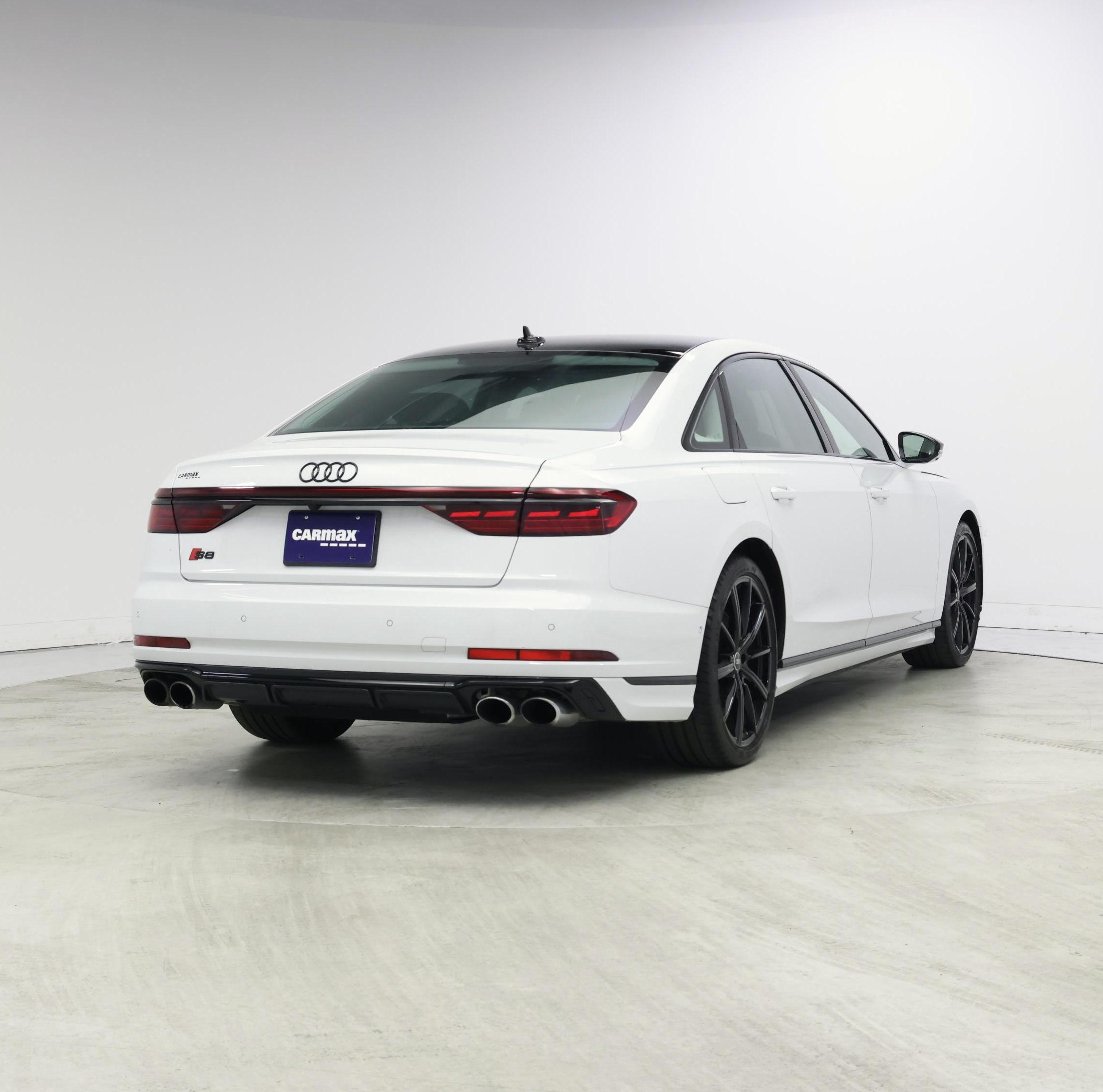 Thumbnail: 2023 Audi S8 - 8