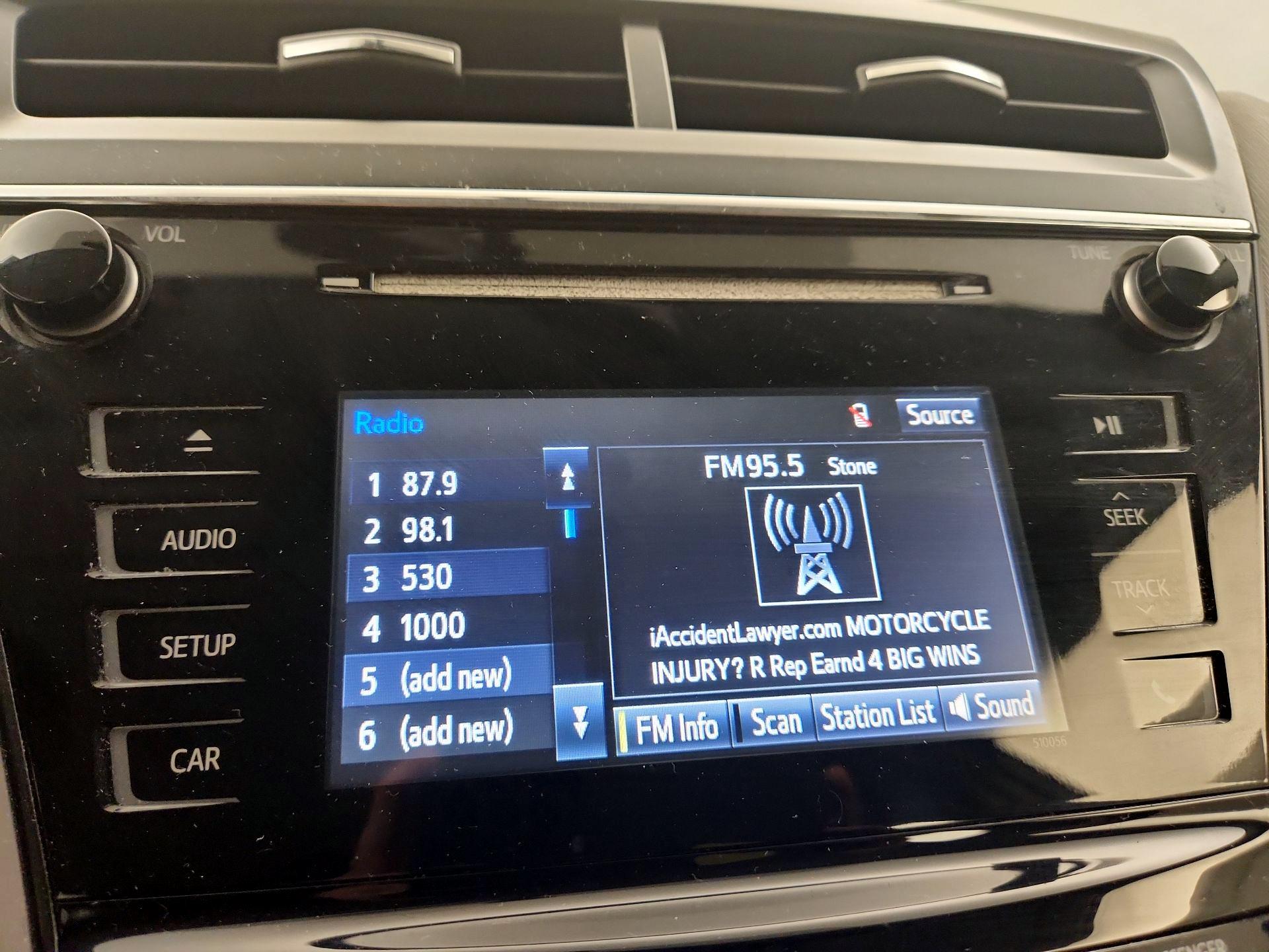 Thumbnail: 2015 Toyota Prius v - 15
