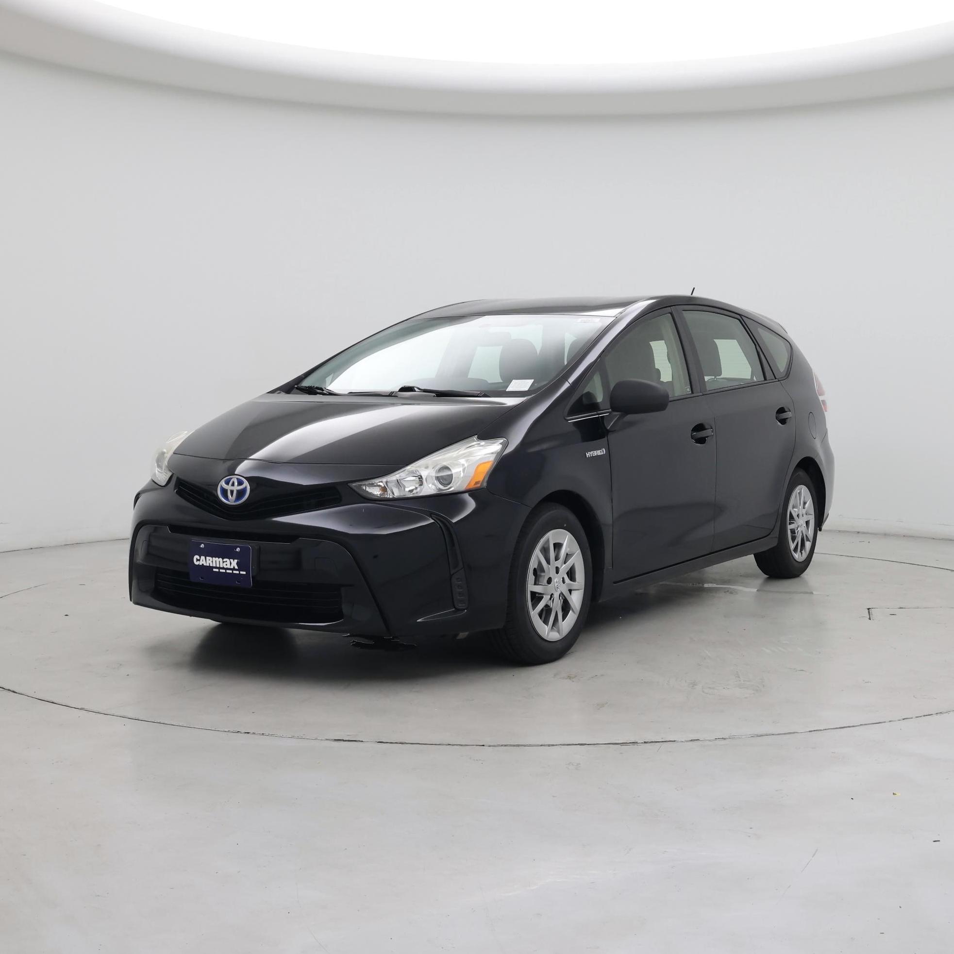 Thumbnail: 2015 Toyota Prius v - 4
