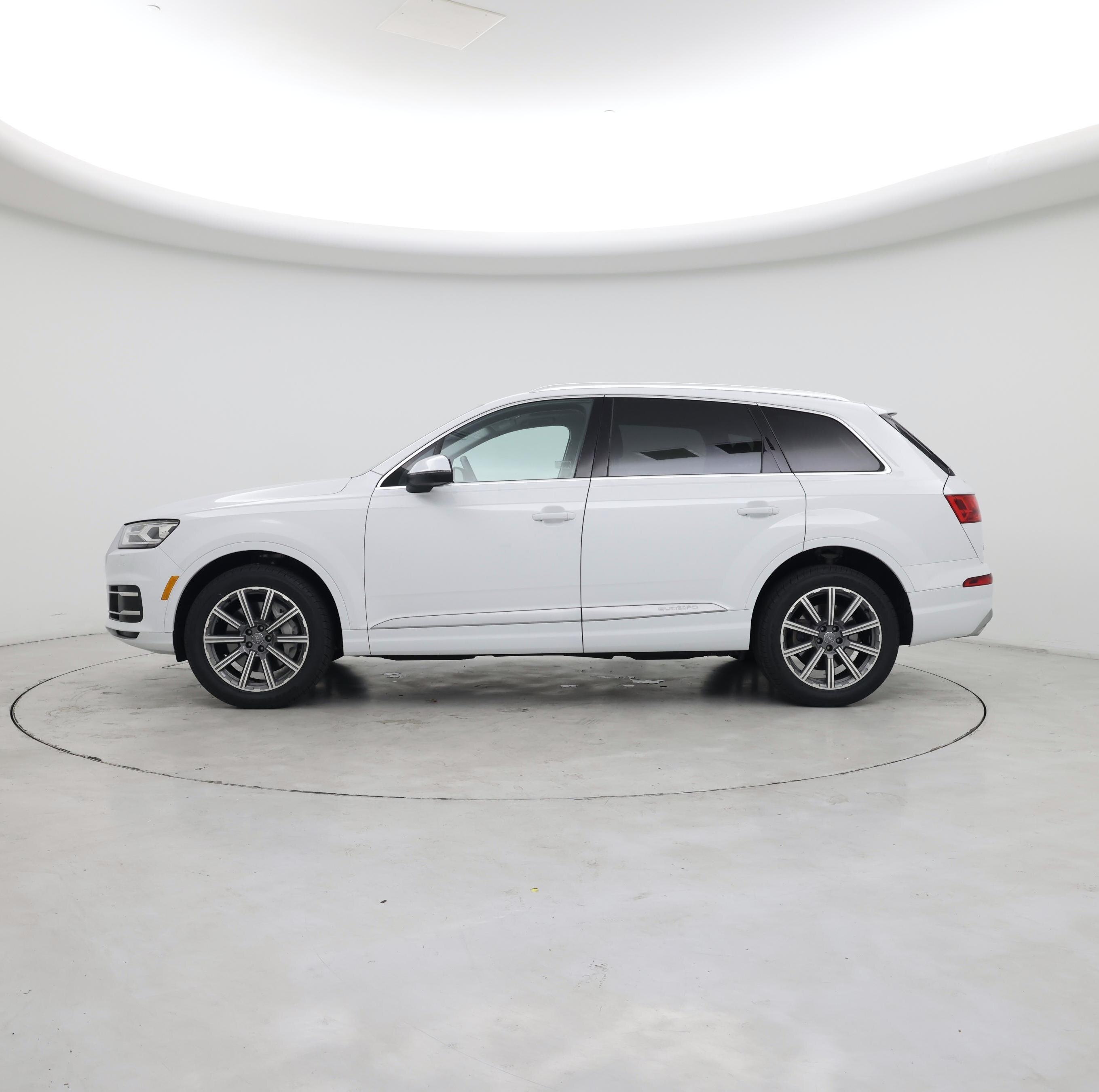 Thumbnail: 2019 Audi Q7 - 3