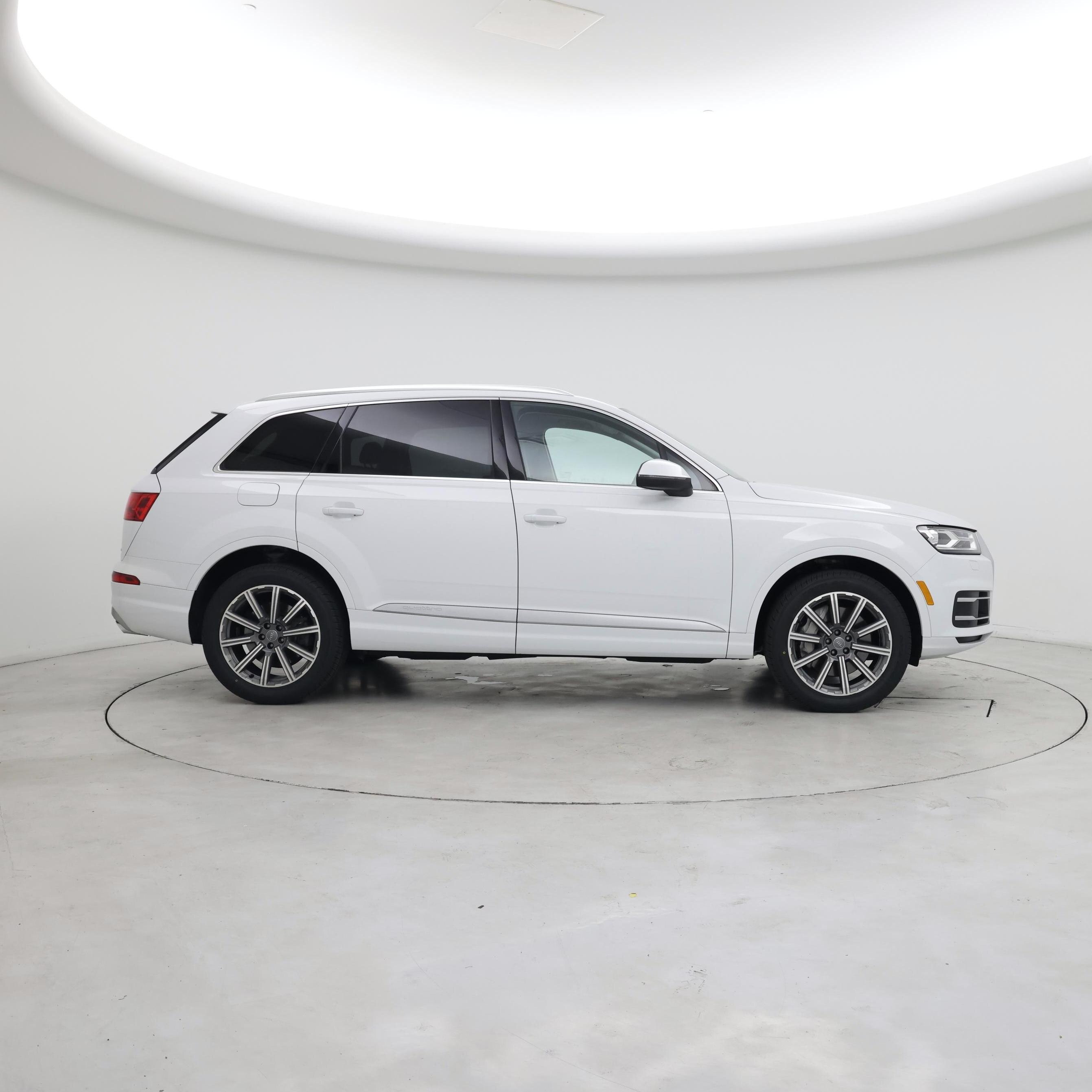 Thumbnail: 2019 Audi Q7 - 7