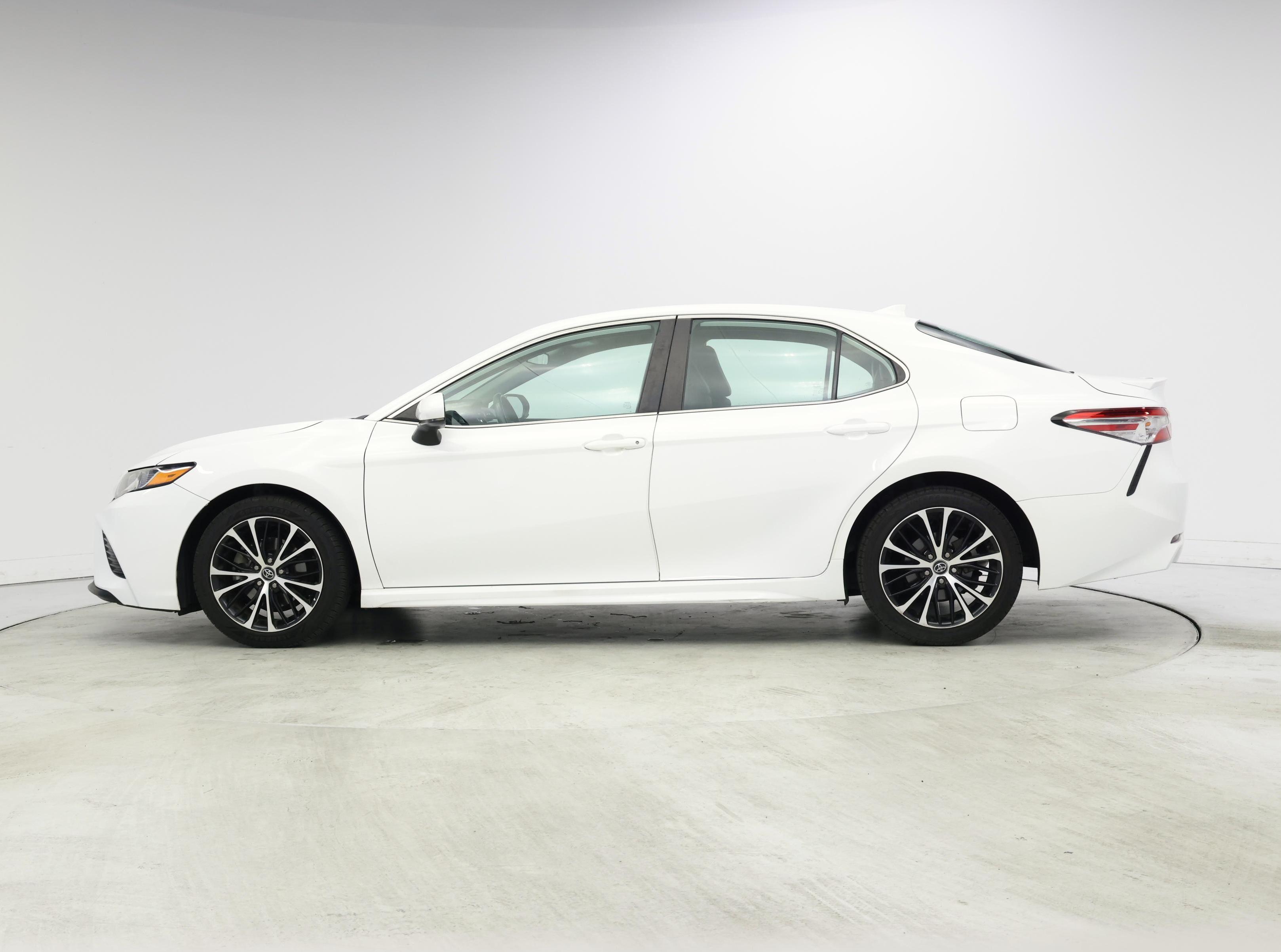 Thumbnail: 2020 Toyota Camry - 3