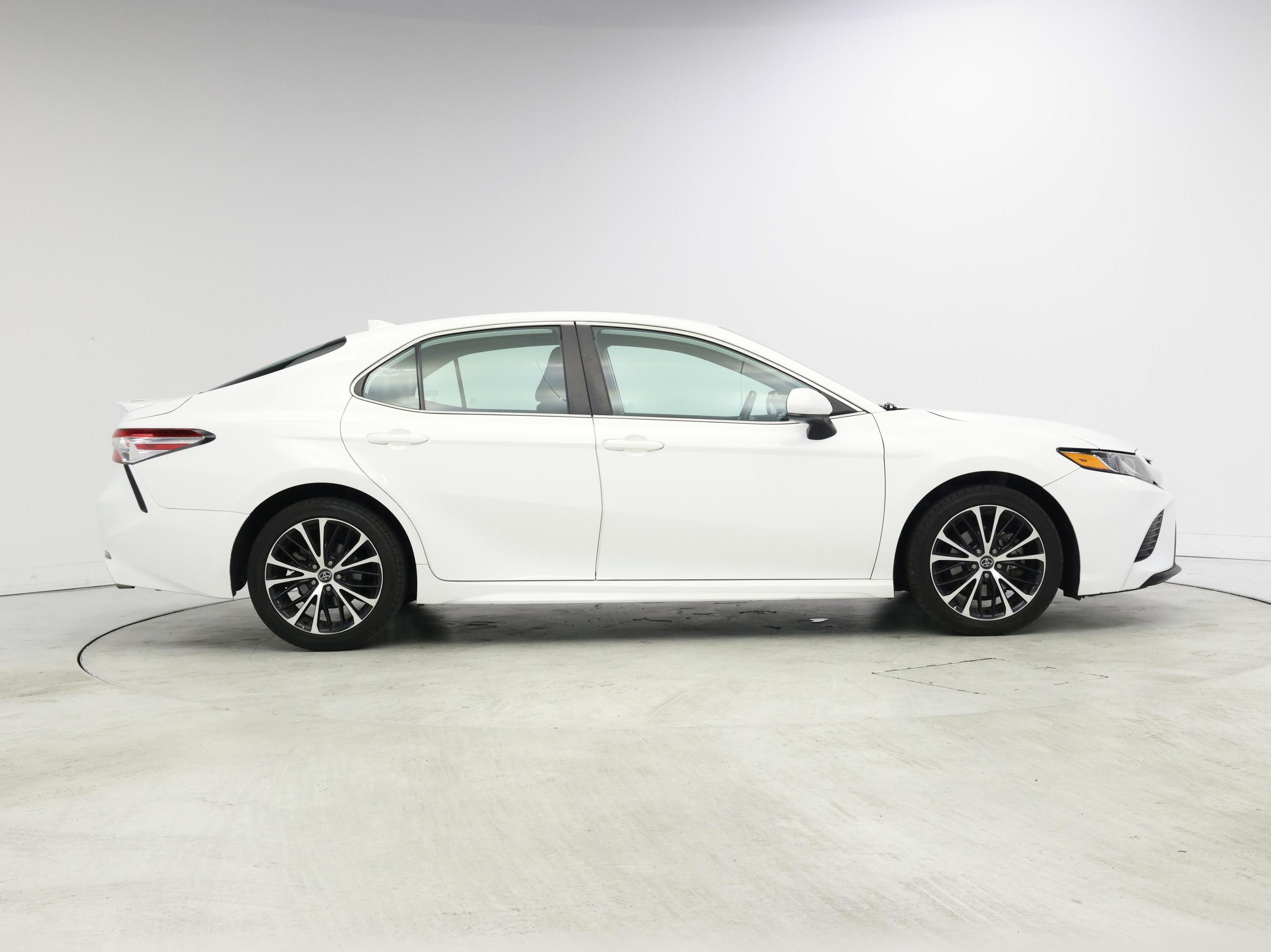 Thumbnail: 2020 Toyota Camry - 7