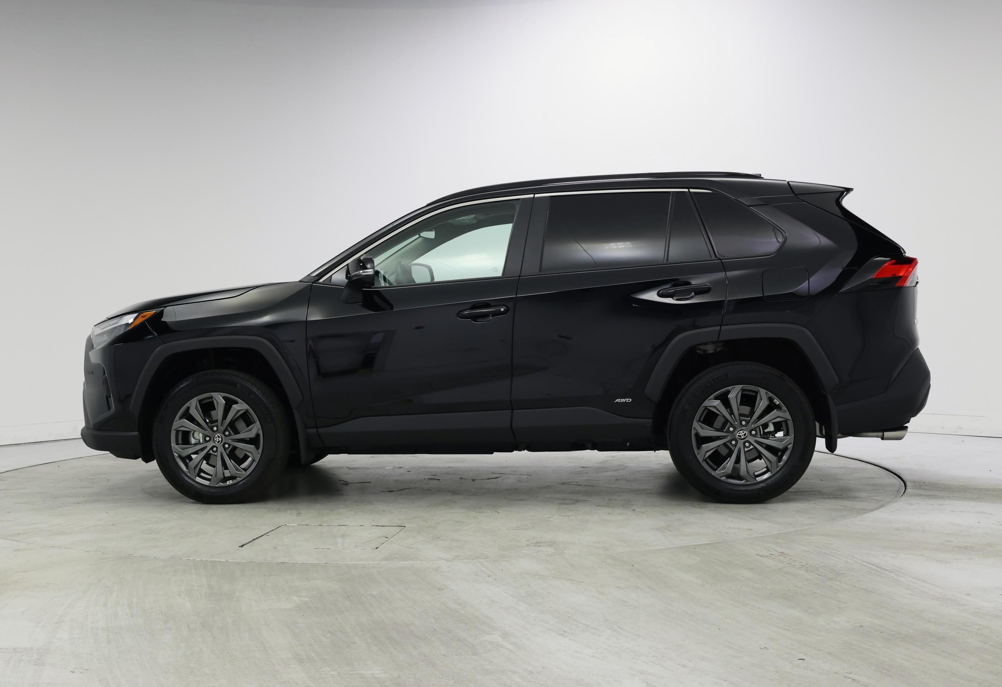 Thumbnail: 2025 Toyota RAV4 - 3