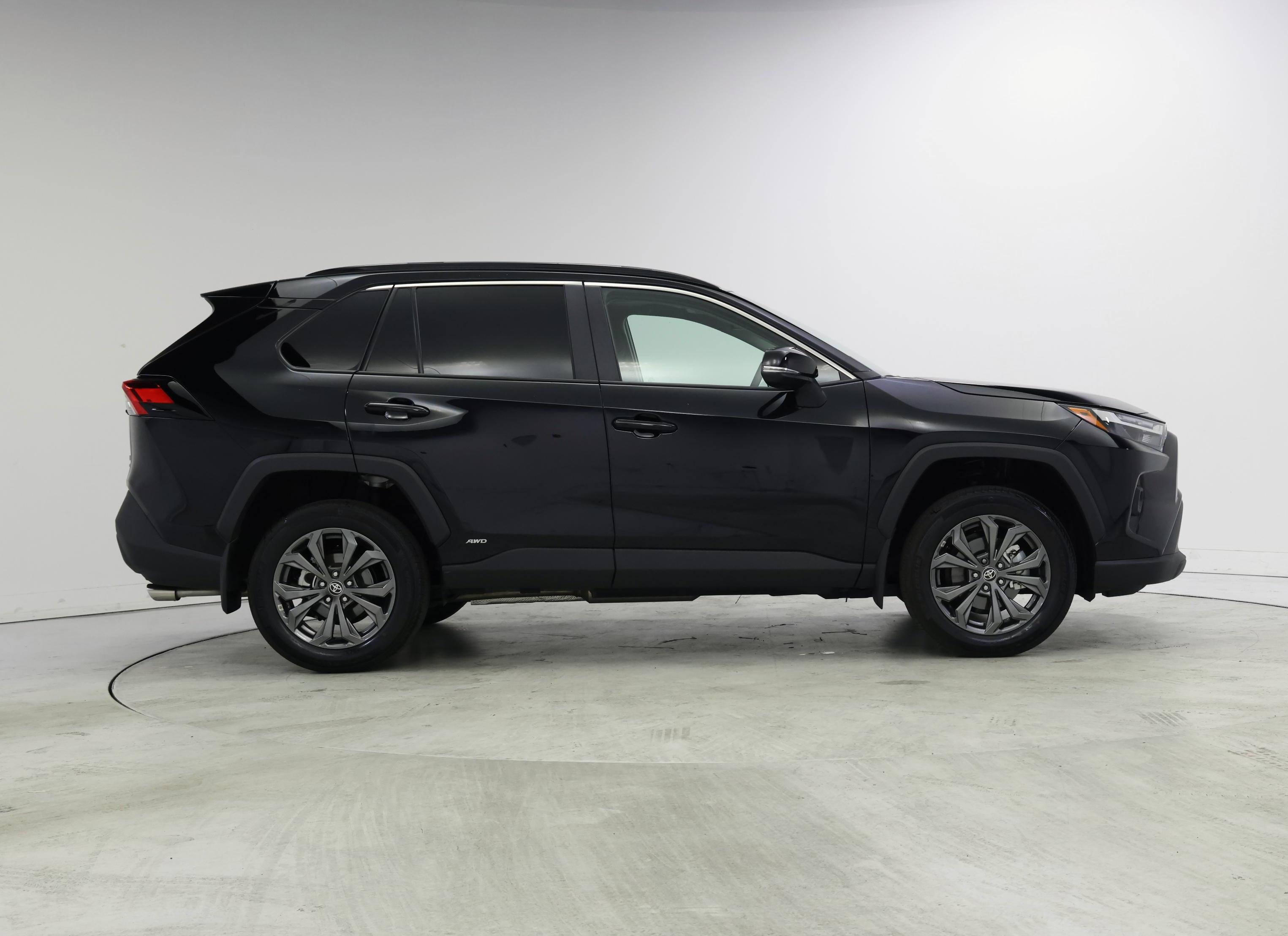 Thumbnail: 2025 Toyota RAV4 - 7