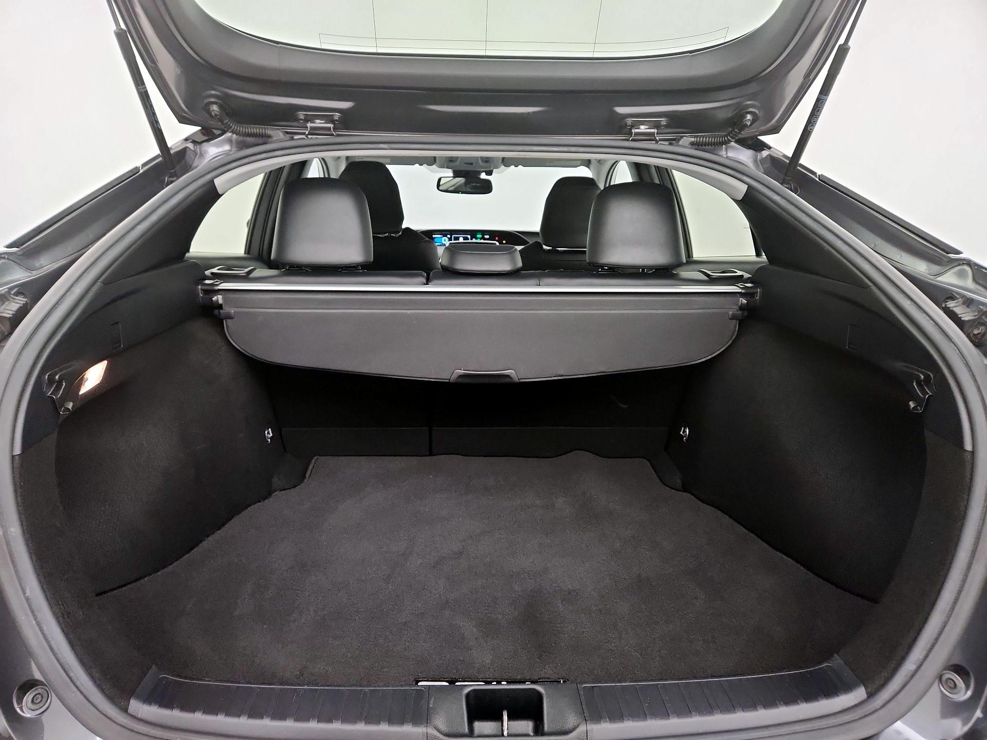 Thumbnail: 2016 Toyota Prius - 20