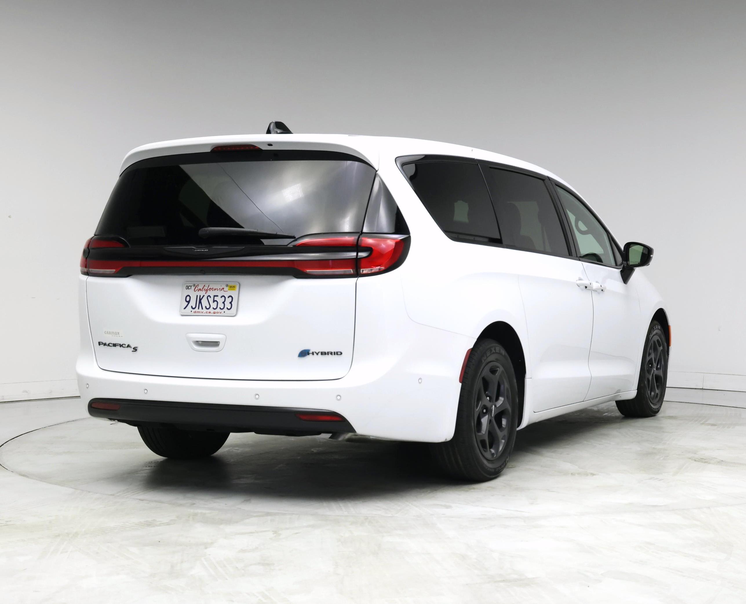 Thumbnail: 2023 Chrysler Pacifica - 8