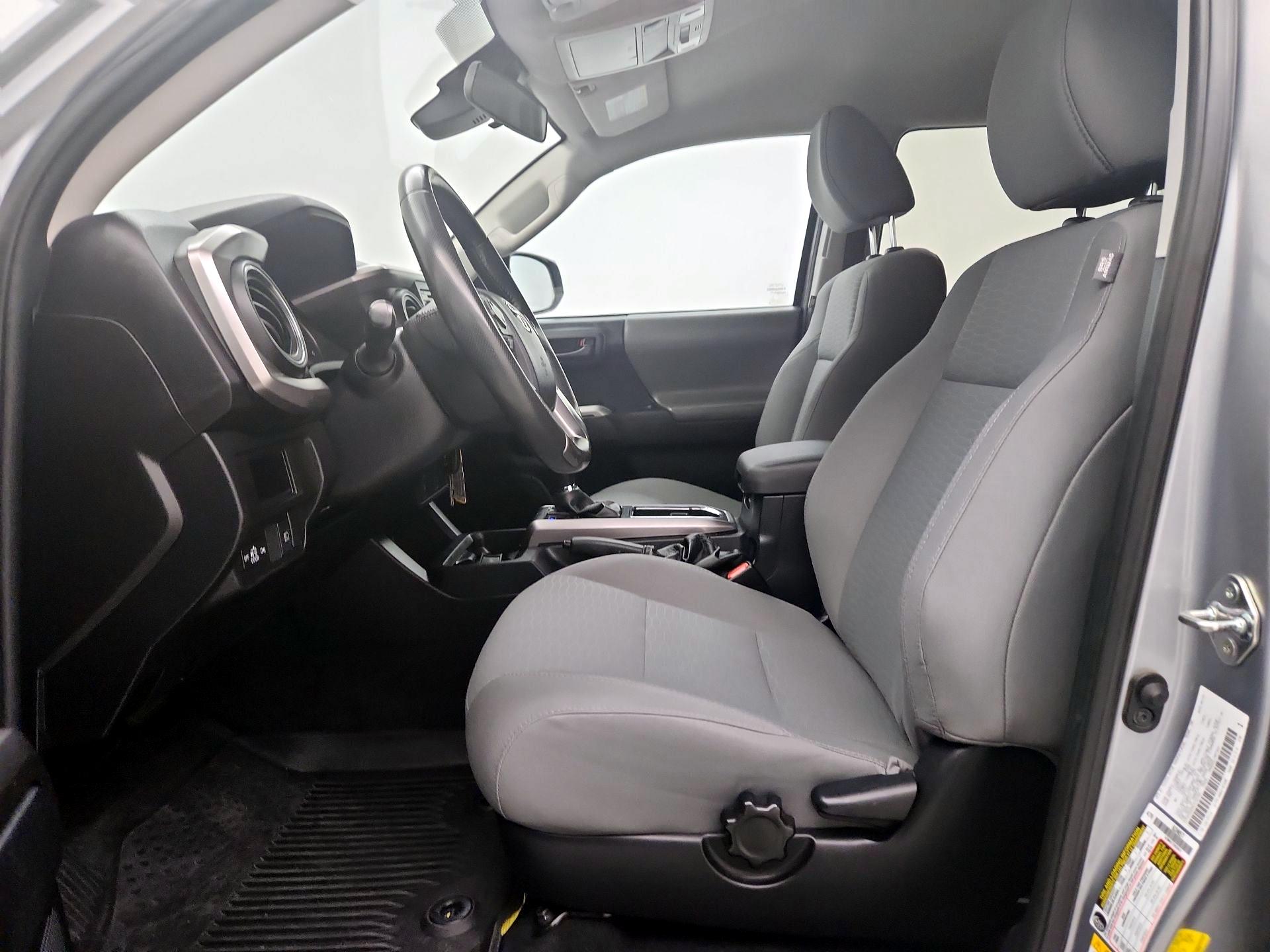Thumbnail: 2019 Toyota Tacoma - 11