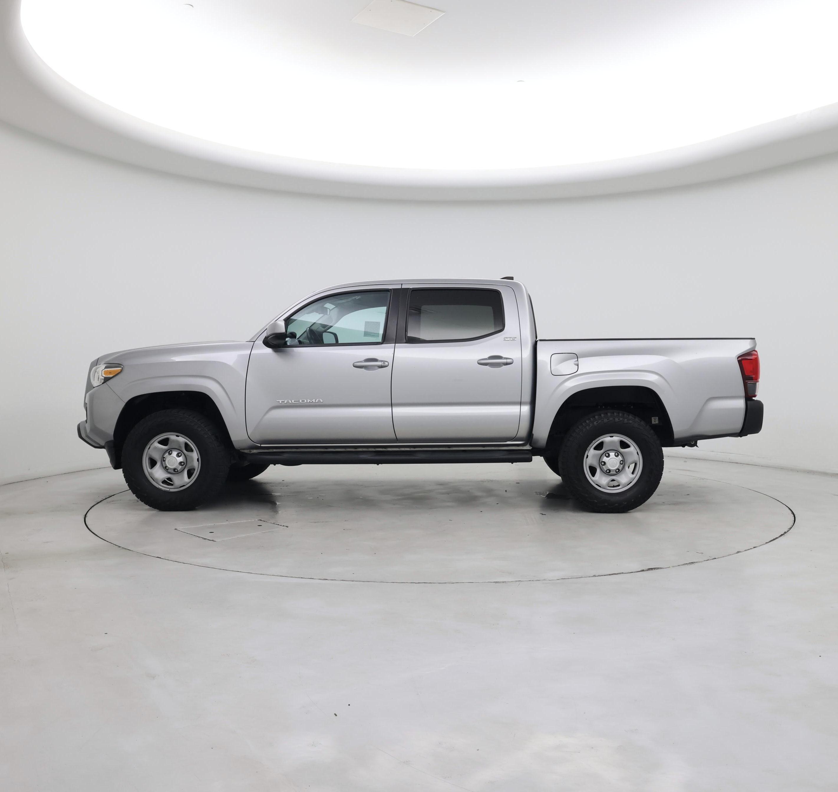 Thumbnail: 2019 Toyota Tacoma - 3