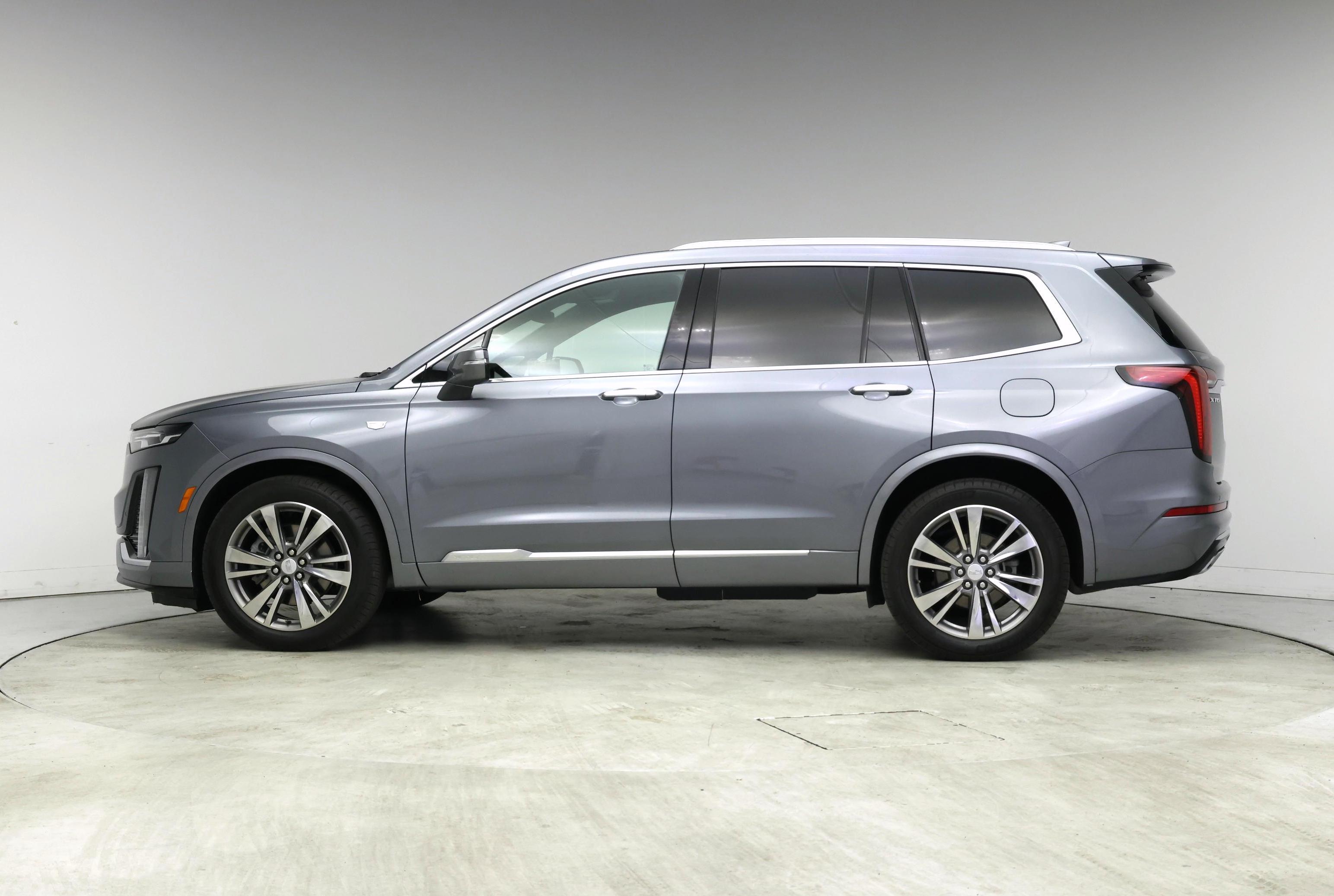 Thumbnail: 2021 Cadillac XT6 - 3
