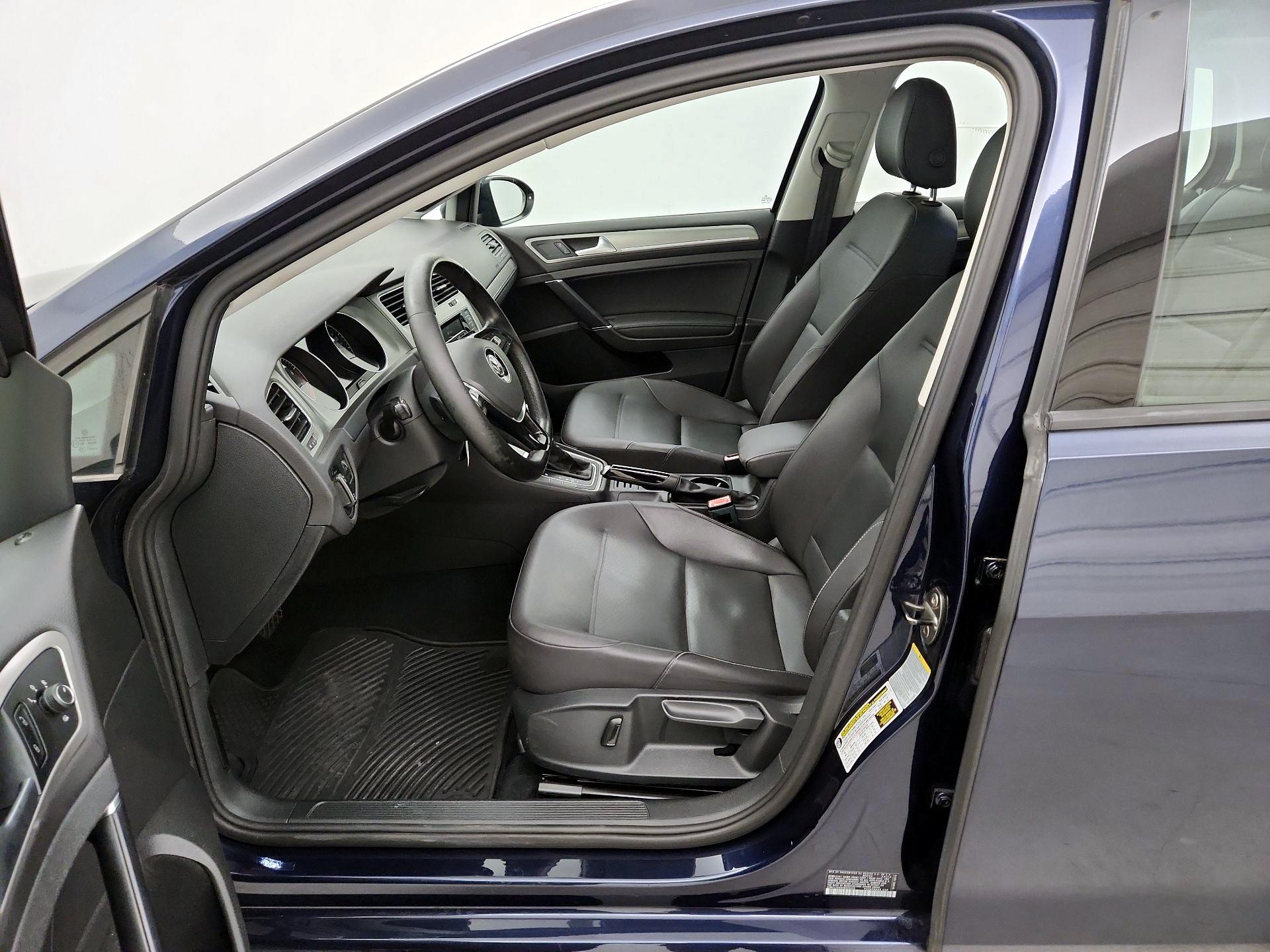 Thumbnail: 2015 Volkswagen Golf - 11