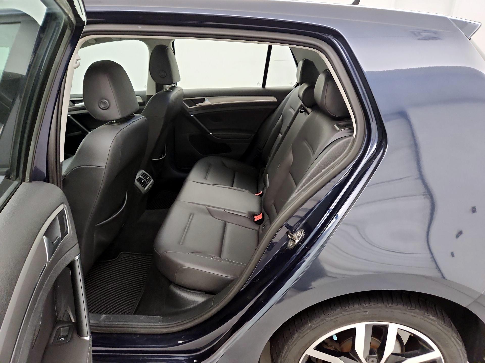 Thumbnail: 2015 Volkswagen Golf - 20
