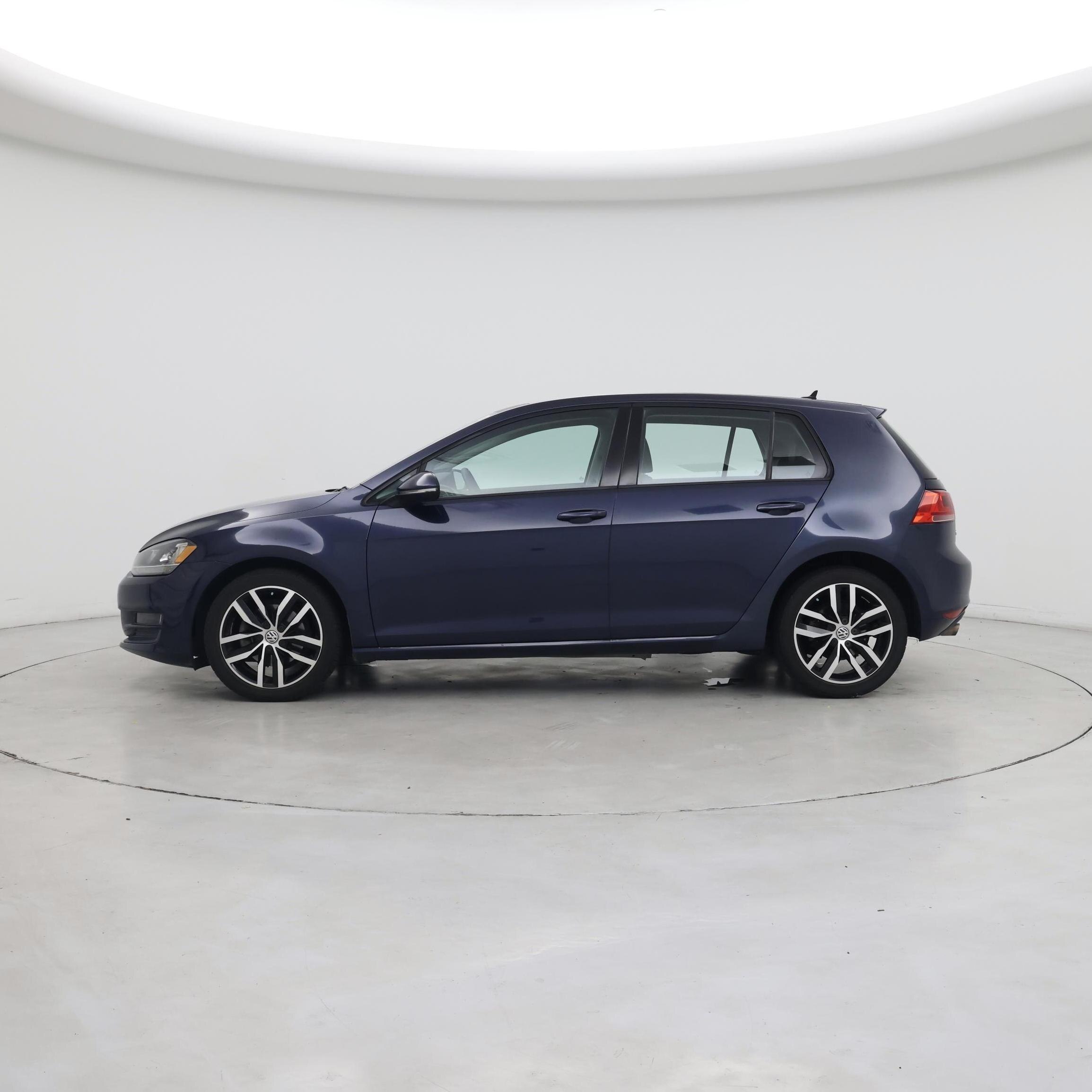 Thumbnail: 2015 Volkswagen Golf - 3